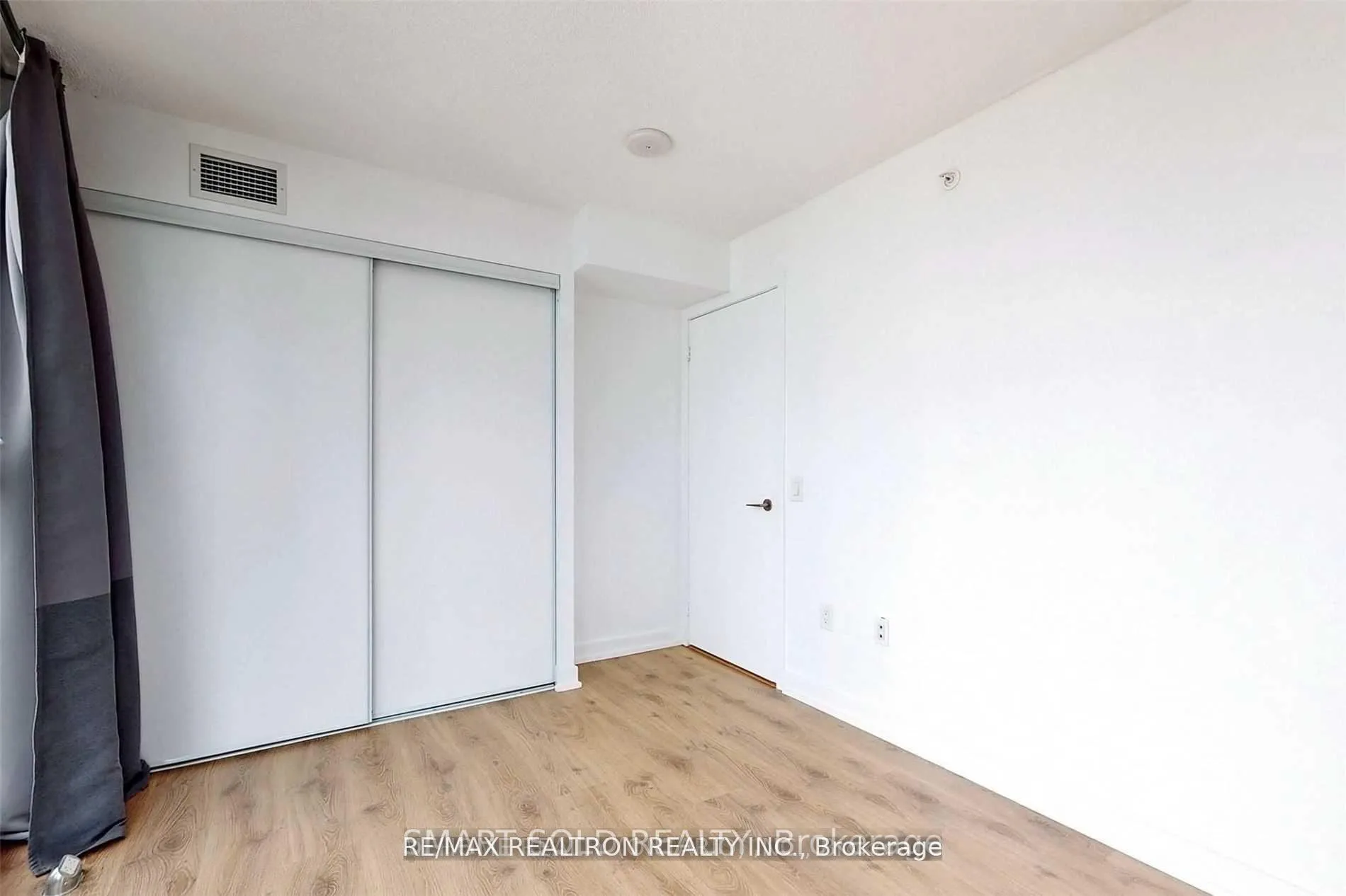Photo 10 of Unit 2715, 75 Queens Wharf Road, Toronto, Waterfront Communities — HOMEH