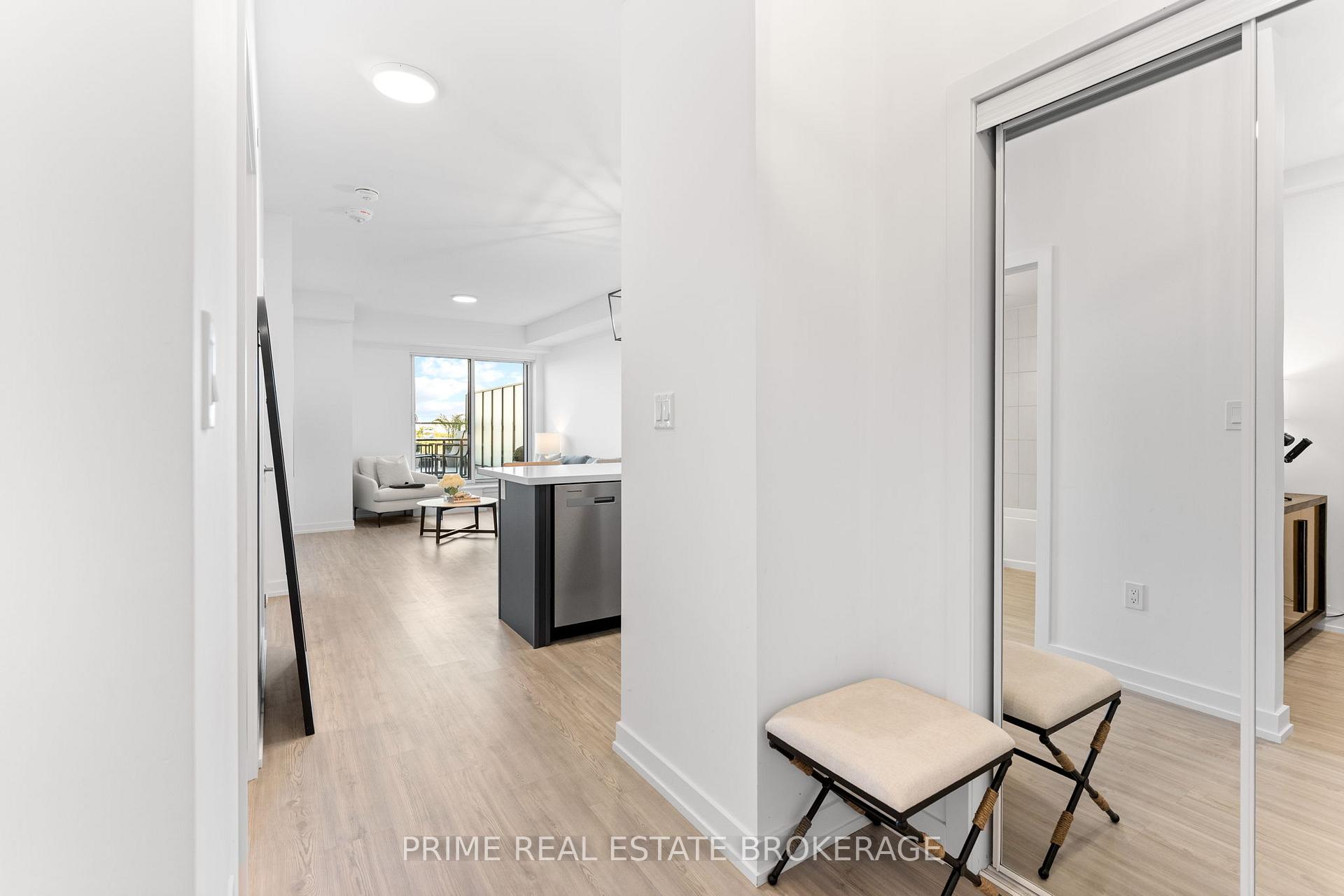 Photo 4 of Unit 711, 460 Dundas Street E, Hamilton, Waterdown — HOMEH