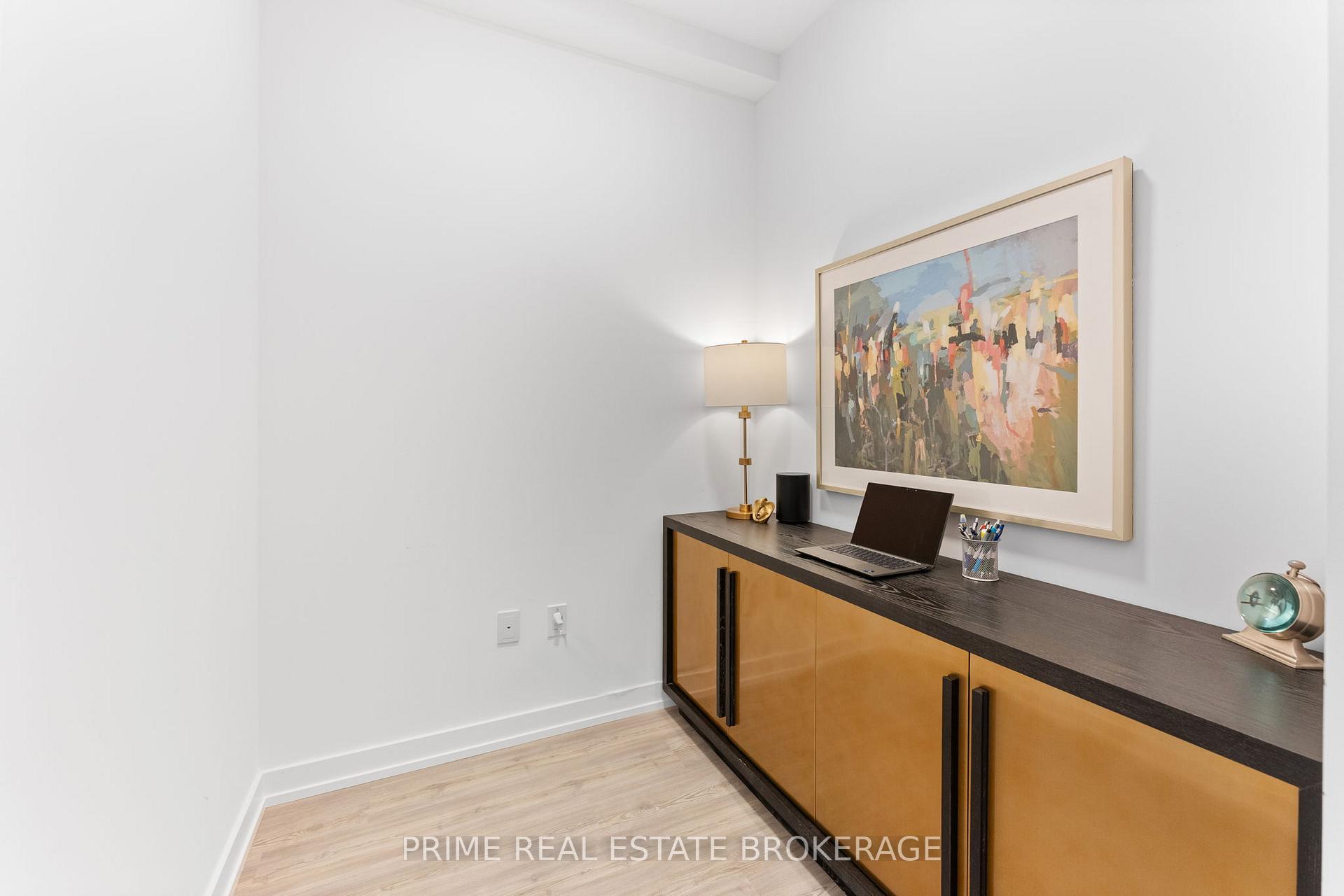 Photo 5 of Unit 711, 460 Dundas Street E, Hamilton, Waterdown — HOMEH