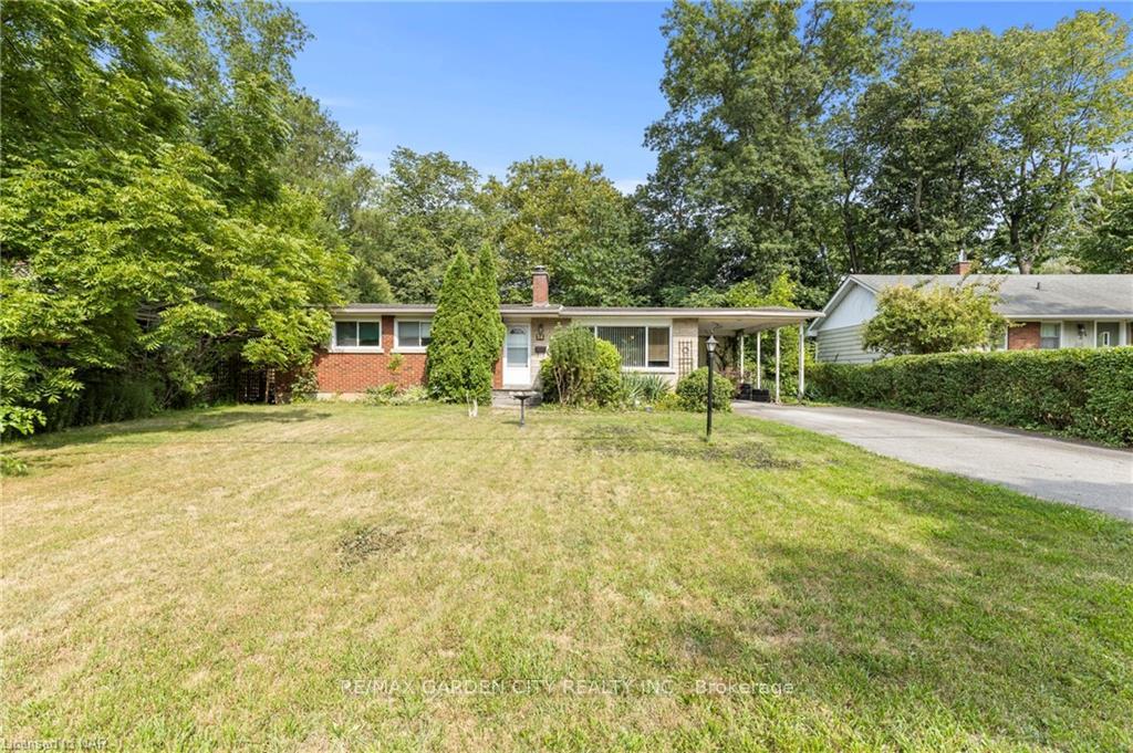Front of 36 Spring Garden Boulevard E