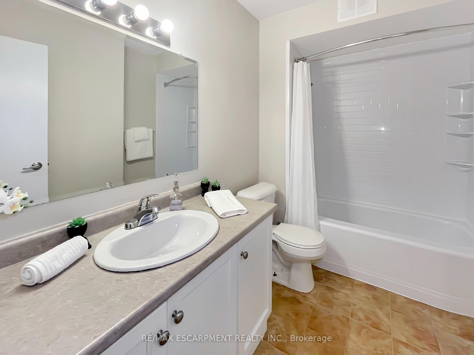 Photo 6 of Unit 712, 350 Quigley Road, Hamilton, Vincent — HOMEH