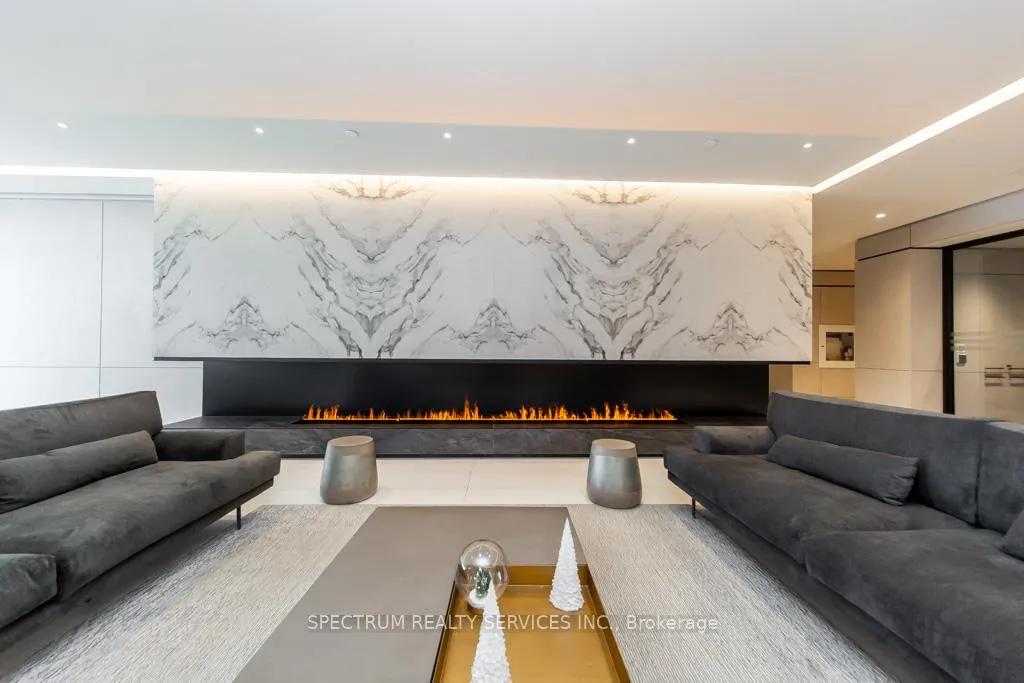 Photo 3 of Unit A-1007, 30 Upper Mall Way, Vaughan, Brownridge — HOMEH