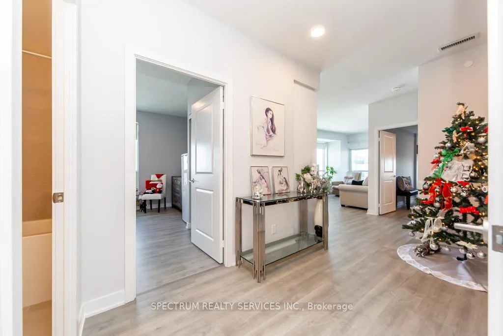 Photo 4 of Unit A-1007, 30 Upper Mall Way, Vaughan, Brownridge — HOMEH
