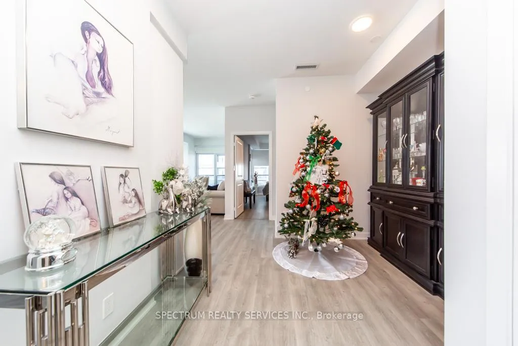 Photo 5 of Unit A-1007, 30 Upper Mall Way, Vaughan, Brownridge — HOMEH