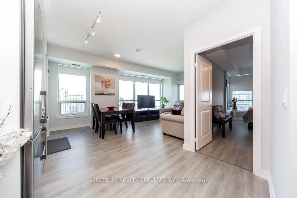 Photo 6 of Unit A-1007, 30 Upper Mall Way, Vaughan, Brownridge — HOMEH