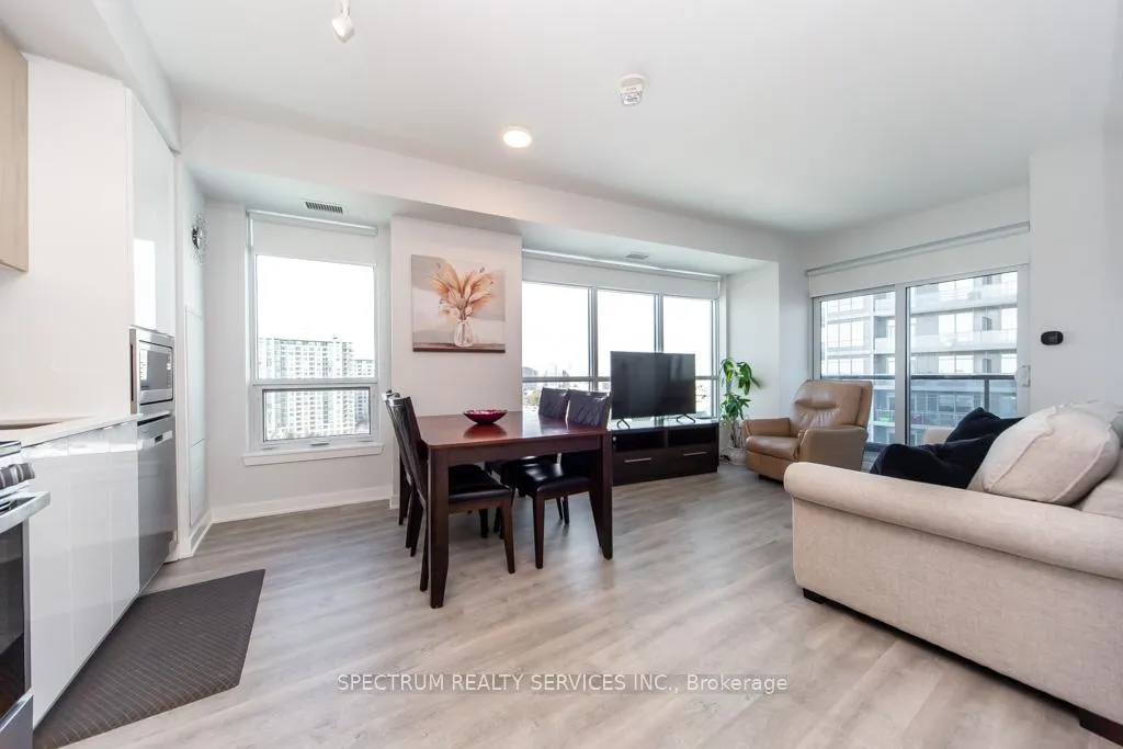 Photo 7 of Unit A-1007, 30 Upper Mall Way, Vaughan, Brownridge — HOMEH