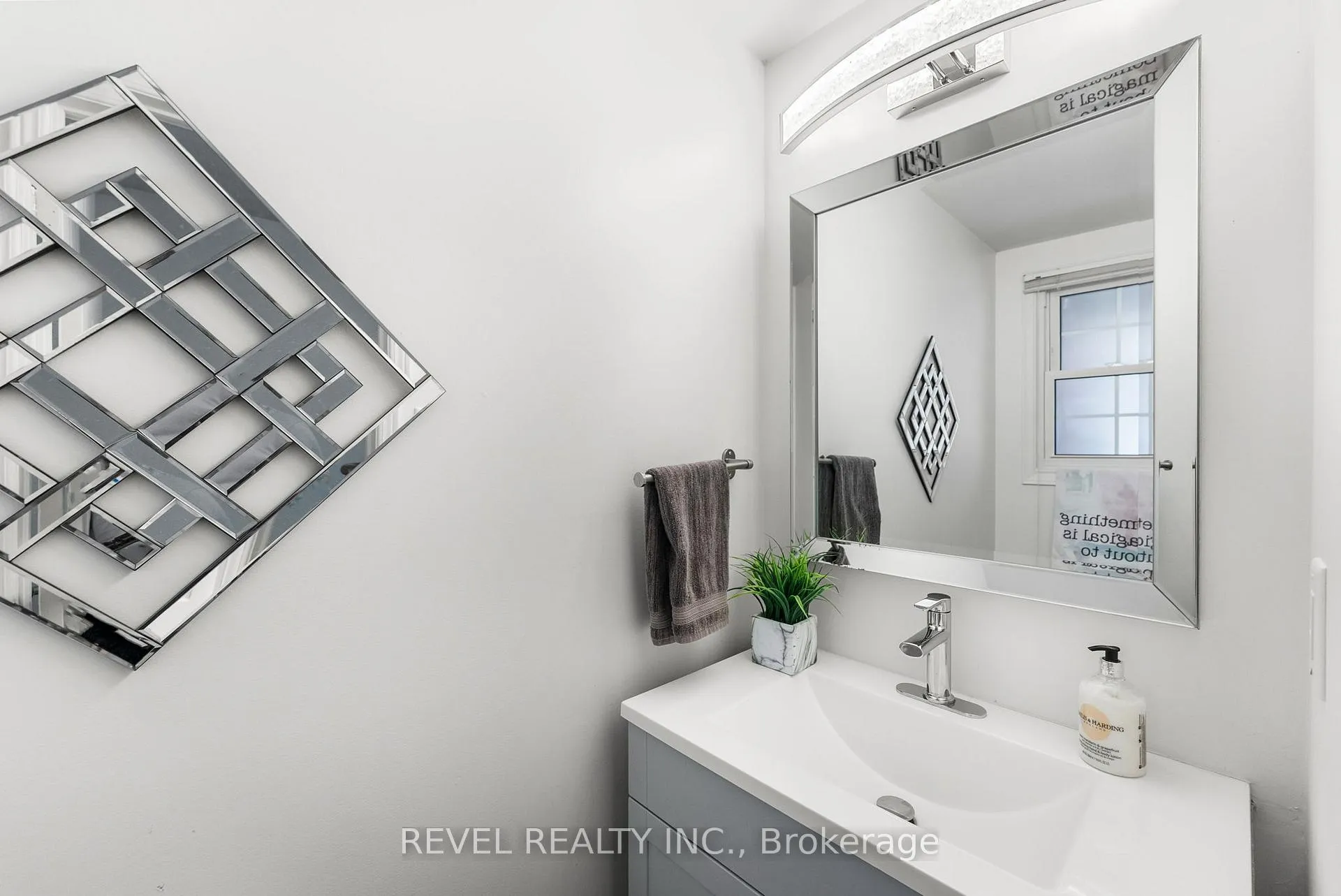 Photo 11 of Unit 60, 1610 Crawforth Street, Whitby, Blue Grass Meadows — HOMEH