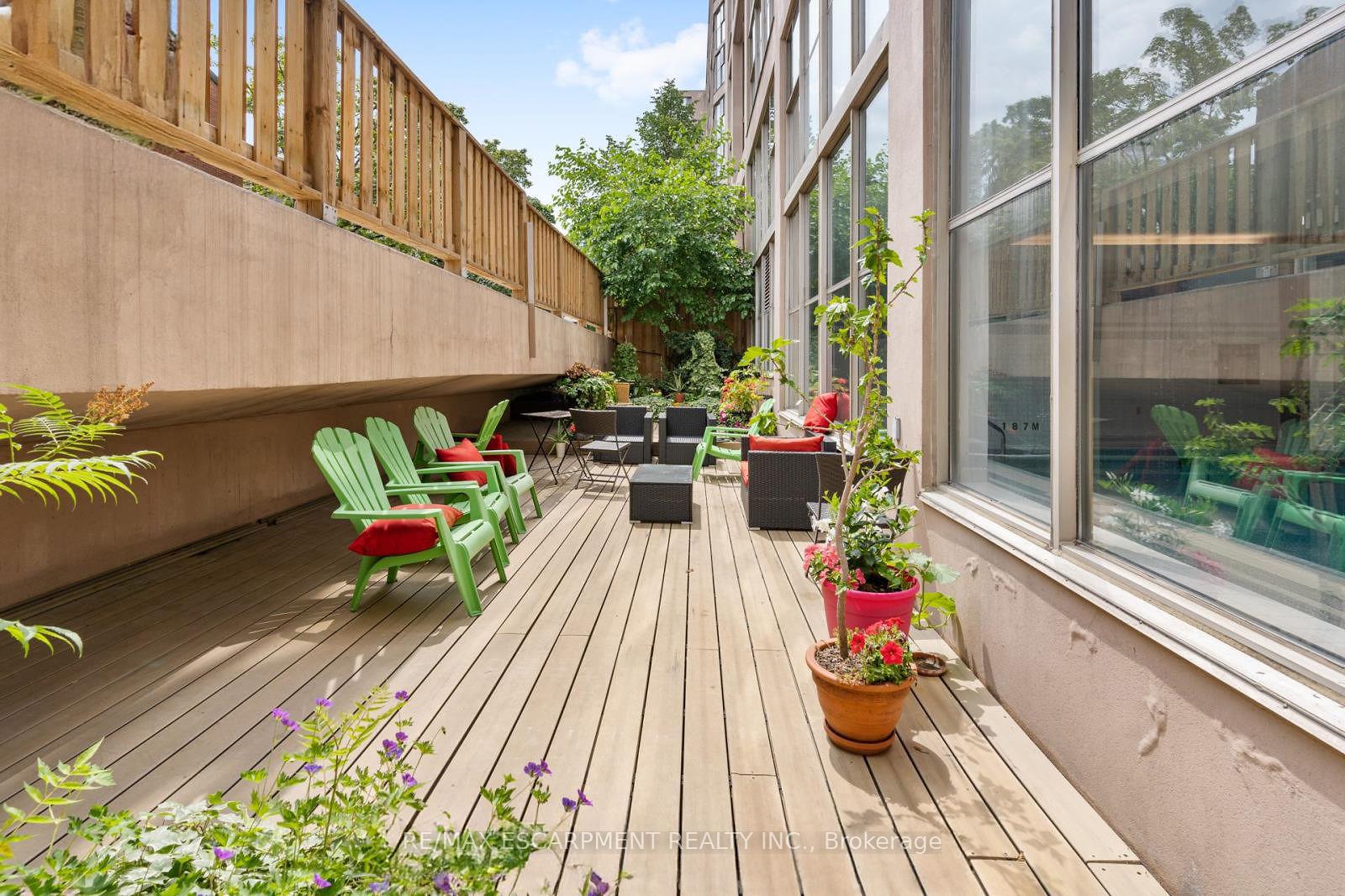 Photo 2 of Unit 811, 65 Scadding Avenue, Toronto, Waterfront Communities — HOMEH