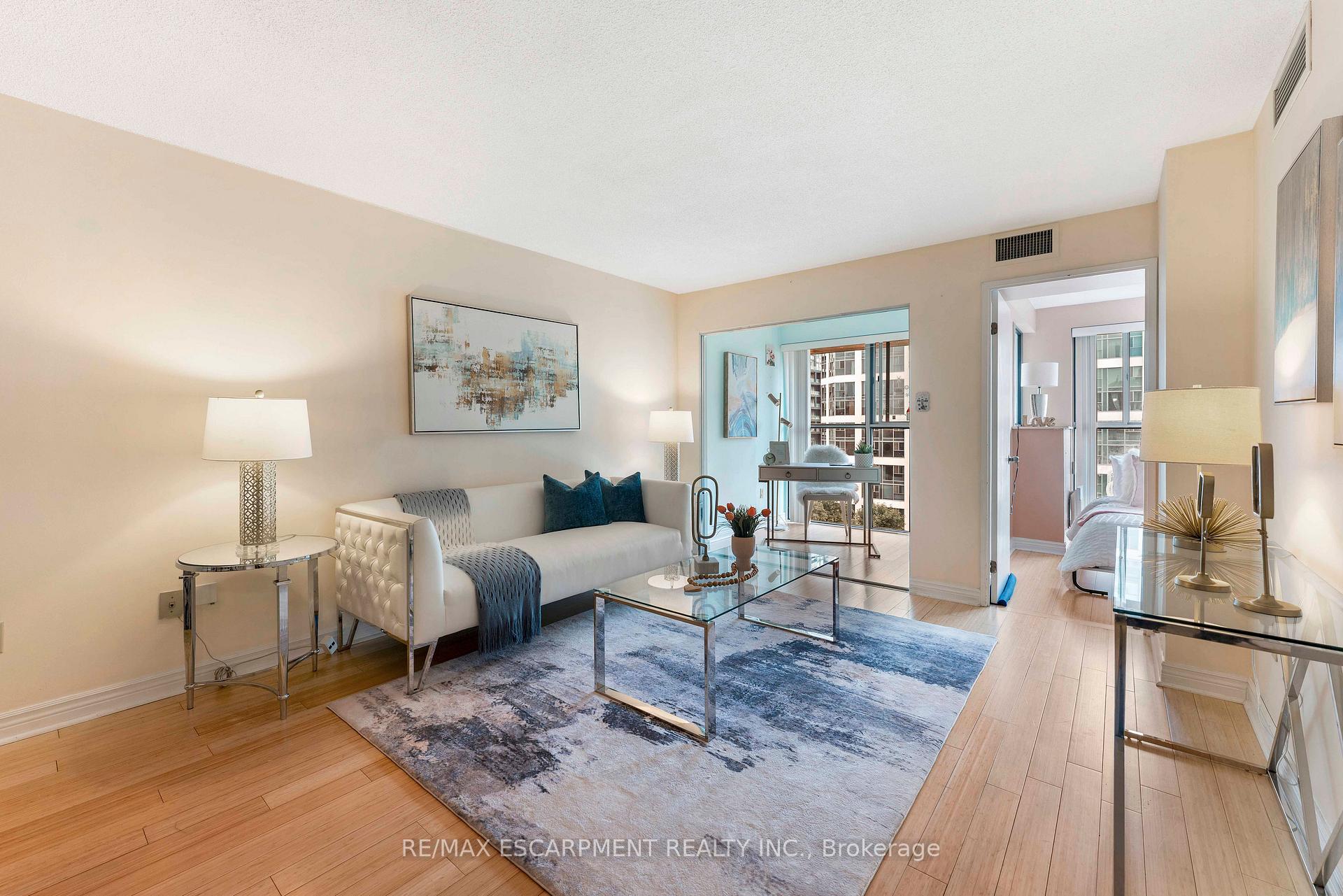 Photo 5 of Unit 811, 65 Scadding Avenue, Toronto, Waterfront Communities — HOMEH