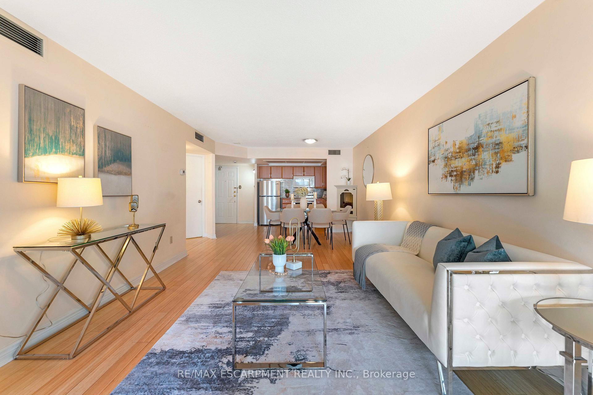Photo 8 of Unit 811, 65 Scadding Avenue, Toronto, Waterfront Communities — HOMEH