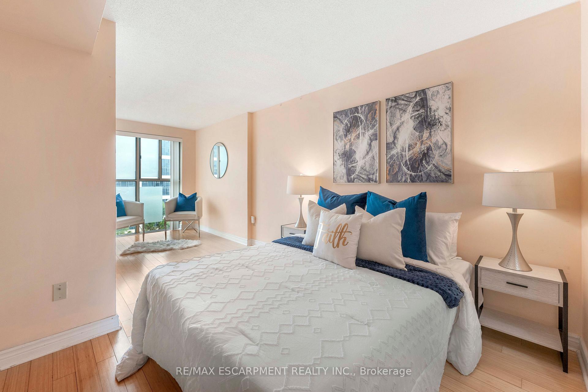 Photo 15 of Unit 811, 65 Scadding Avenue, Toronto, Waterfront Communities — HOMEH