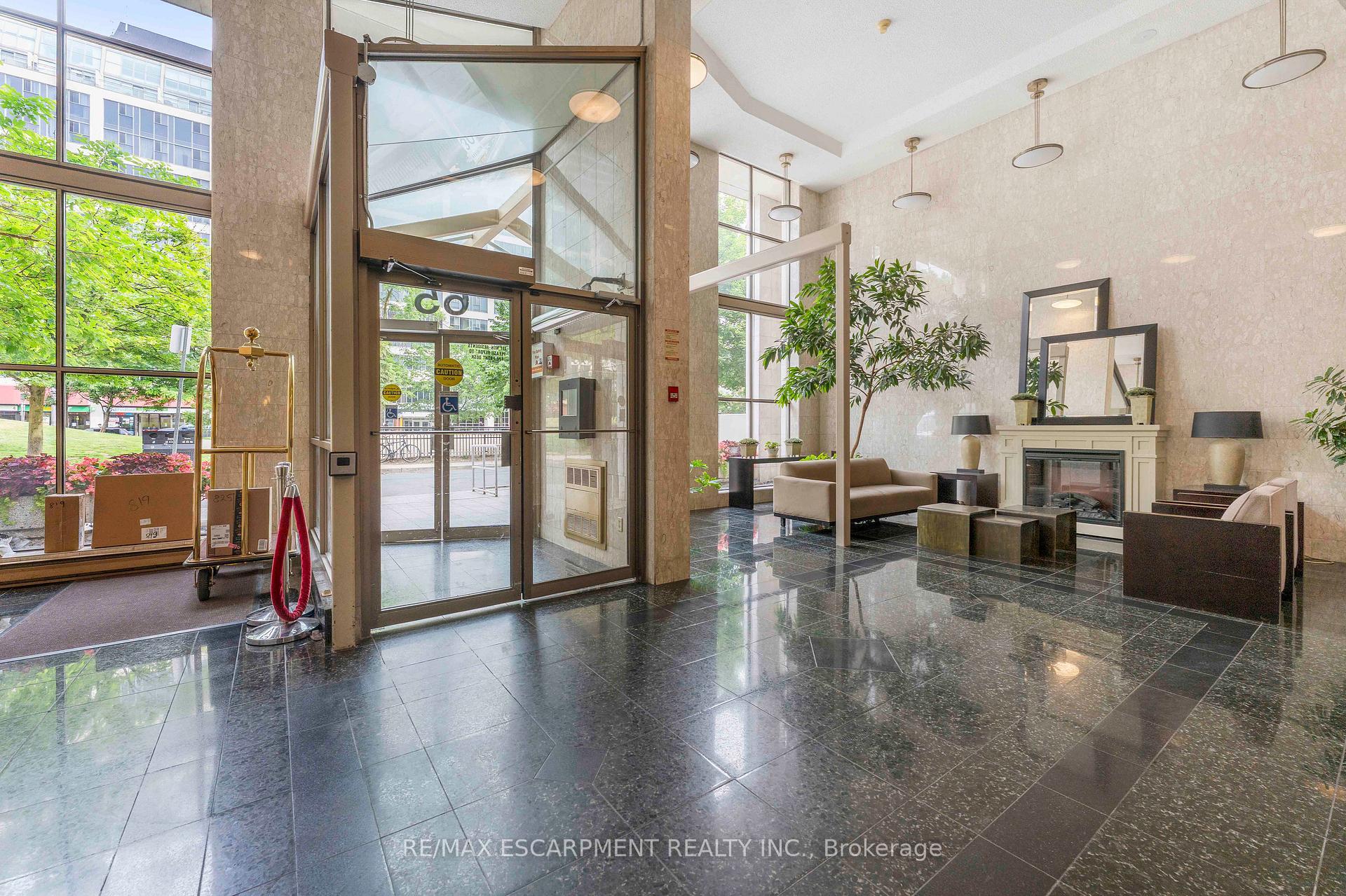 Photo 33 of Unit 811, 65 Scadding Avenue, Toronto, Waterfront Communities — HOMEH
