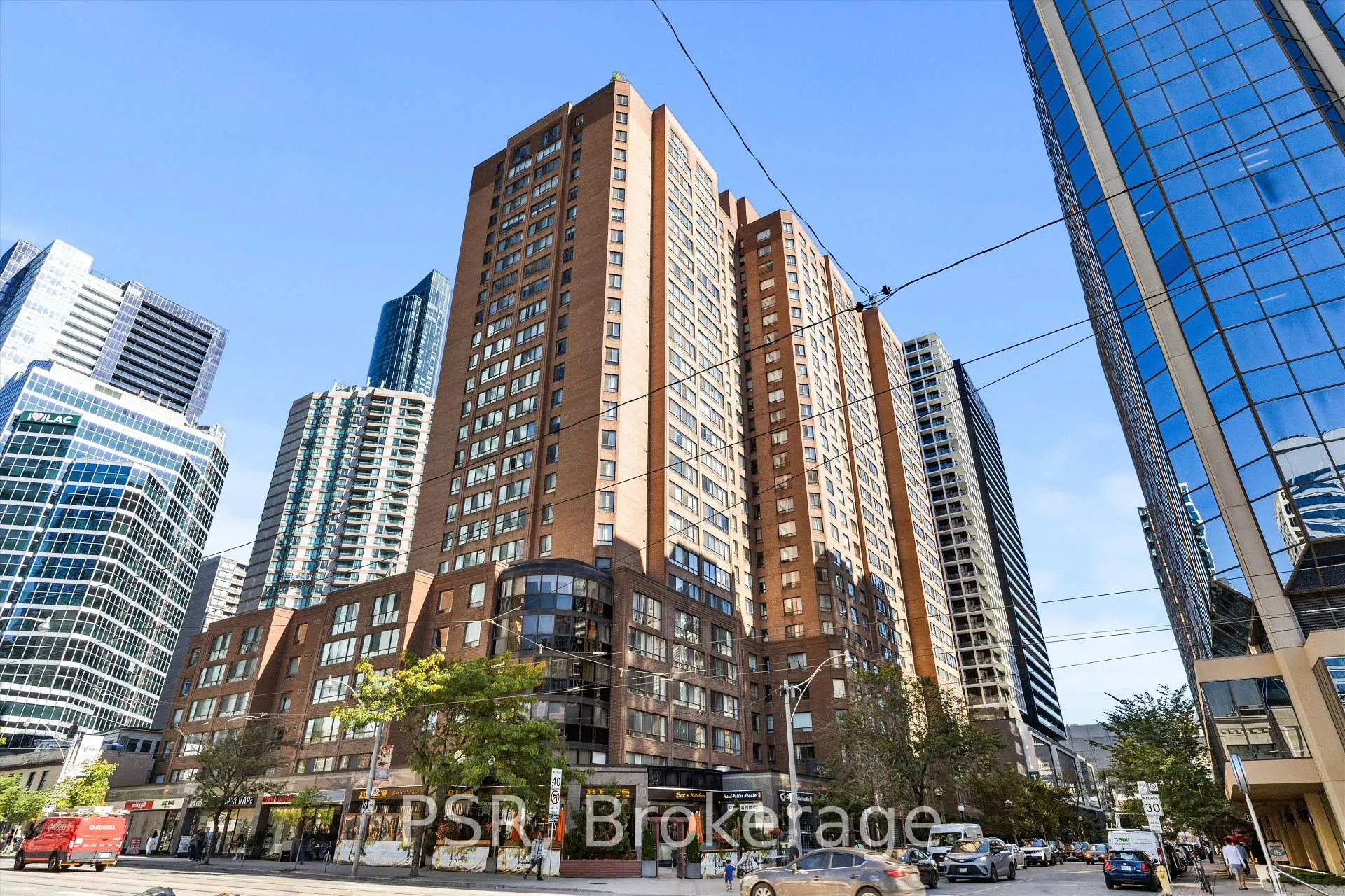 Front of Unit 901, 633 Bay Street