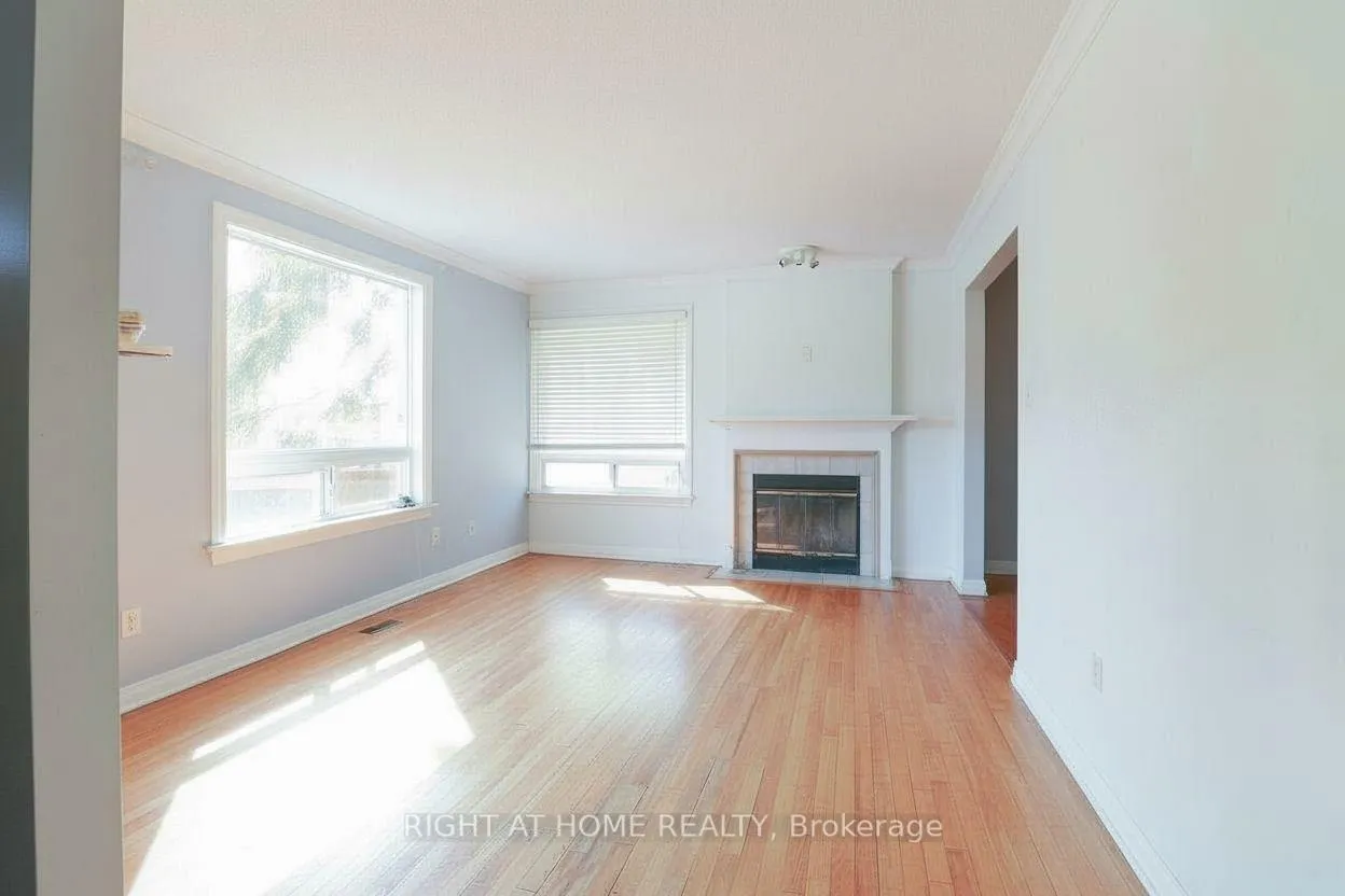 Photo 3 of Unit A, 311 Presland Road, Ottawa, Overbrook/Castle Heights — HOMEH