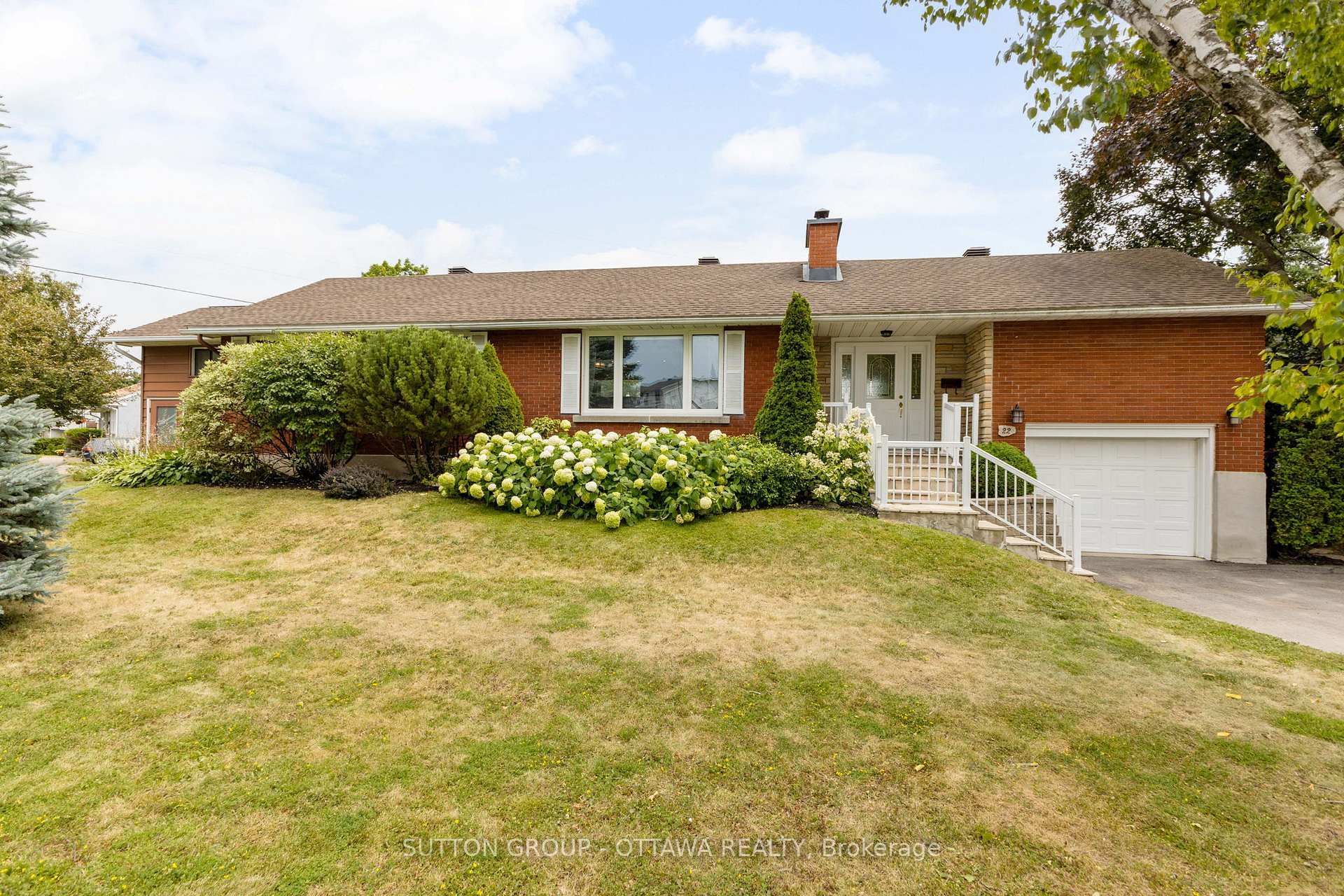 Photo 1 of 22 Phillip Drive, Ottawa, Borden Farm/Stewart Farm/Carleton Heights/Parkwood Hills — HOMEH