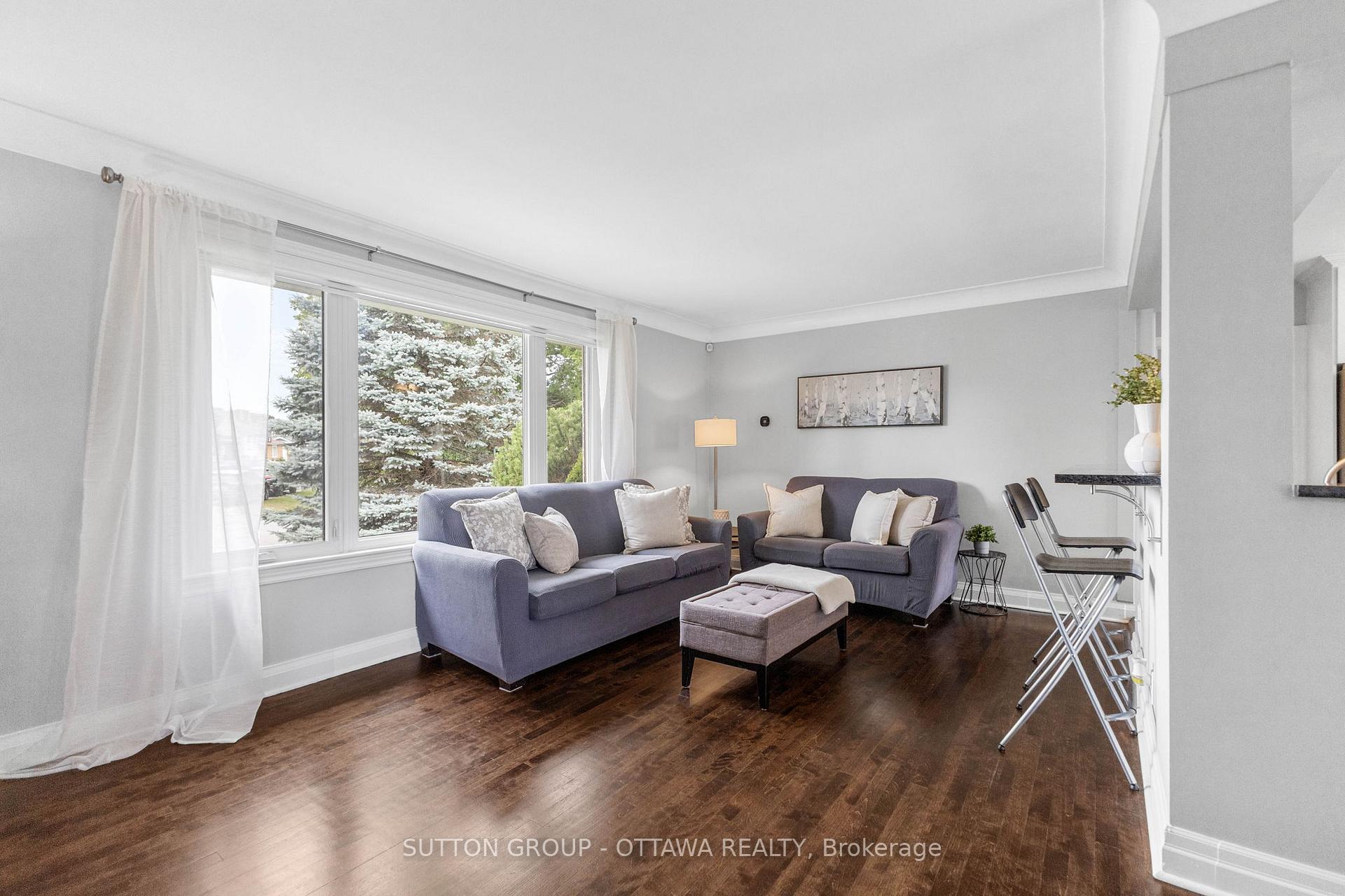 Photo 9 of 22 Phillip Drive, Ottawa, Borden Farm/Stewart Farm/Carleton Heights/Parkwood Hills — HOMEH