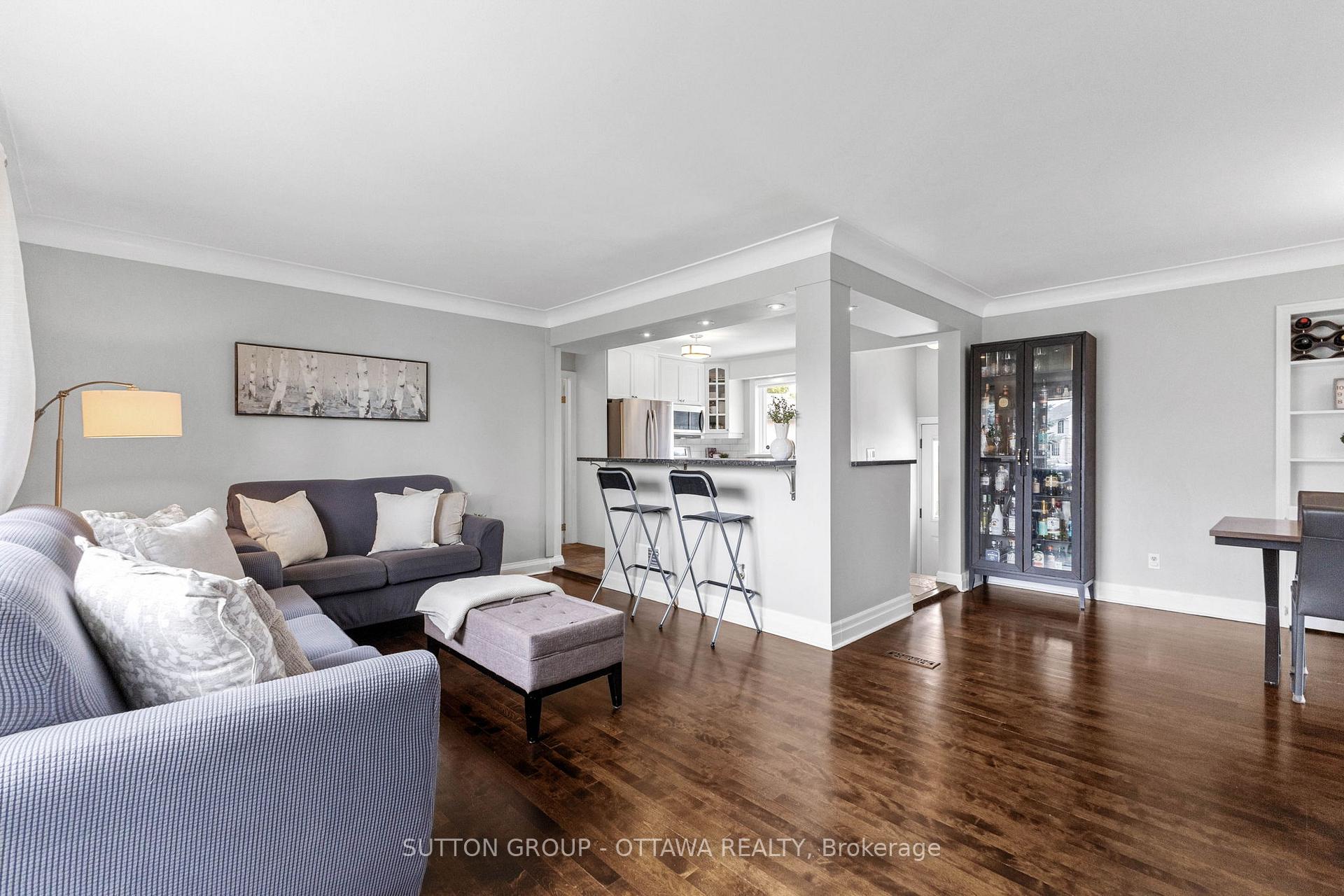 Photo 8 of 22 Phillip Drive, Ottawa, Borden Farm/Stewart Farm/Carleton Heights/Parkwood Hills — HOMEH