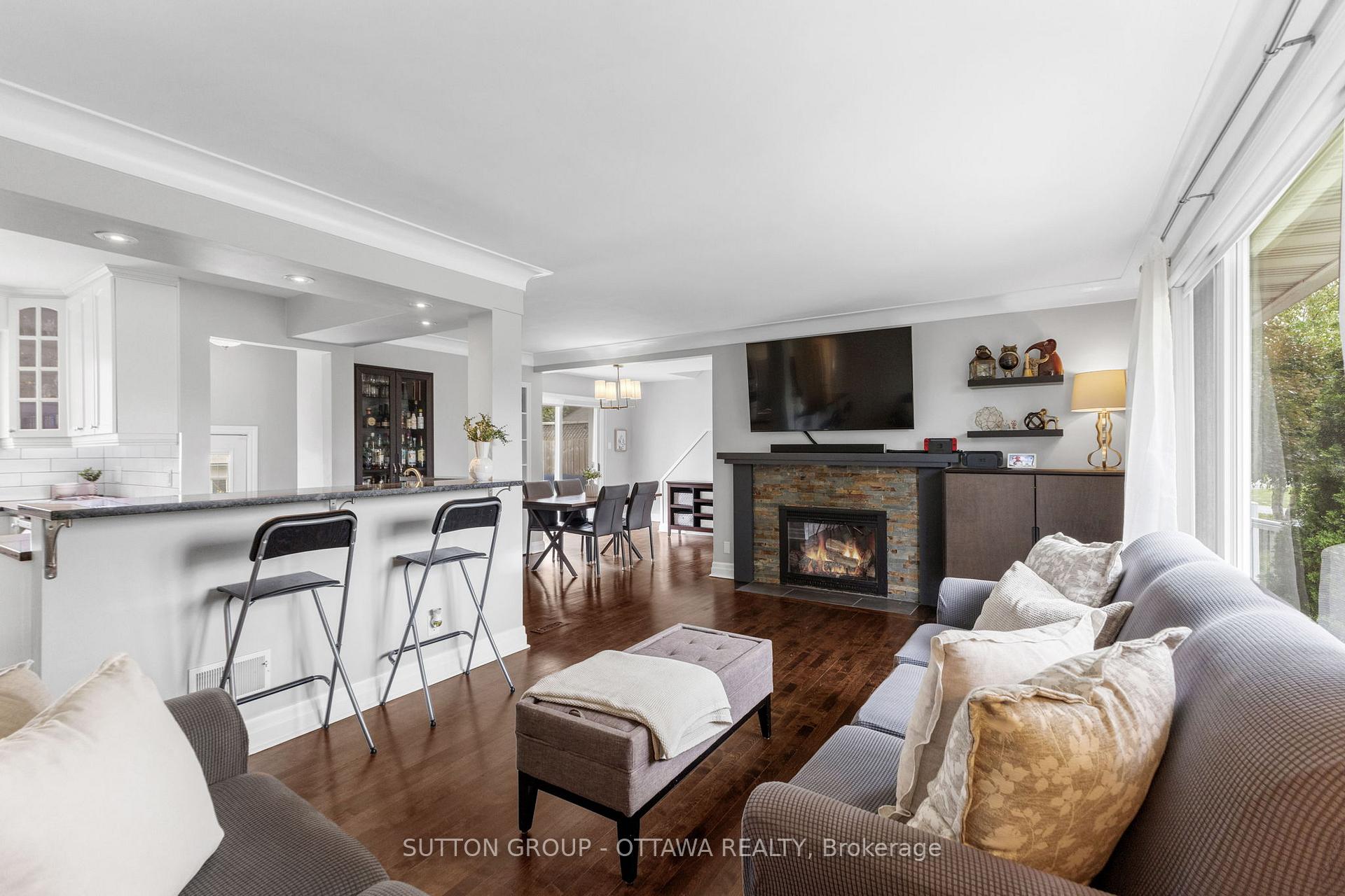 Photo 10 of 22 Phillip Drive, Ottawa, Borden Farm/Stewart Farm/Carleton Heights/Parkwood Hills — HOMEH