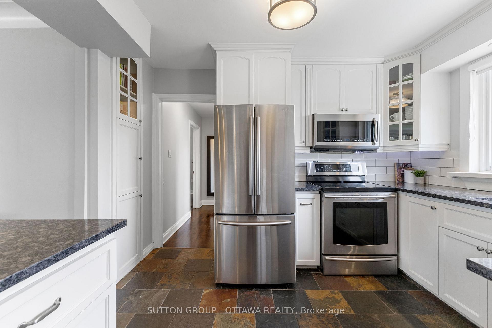 Photo 12 of 22 Phillip Drive, Ottawa, Borden Farm/Stewart Farm/Carleton Heights/Parkwood Hills — HOMEH