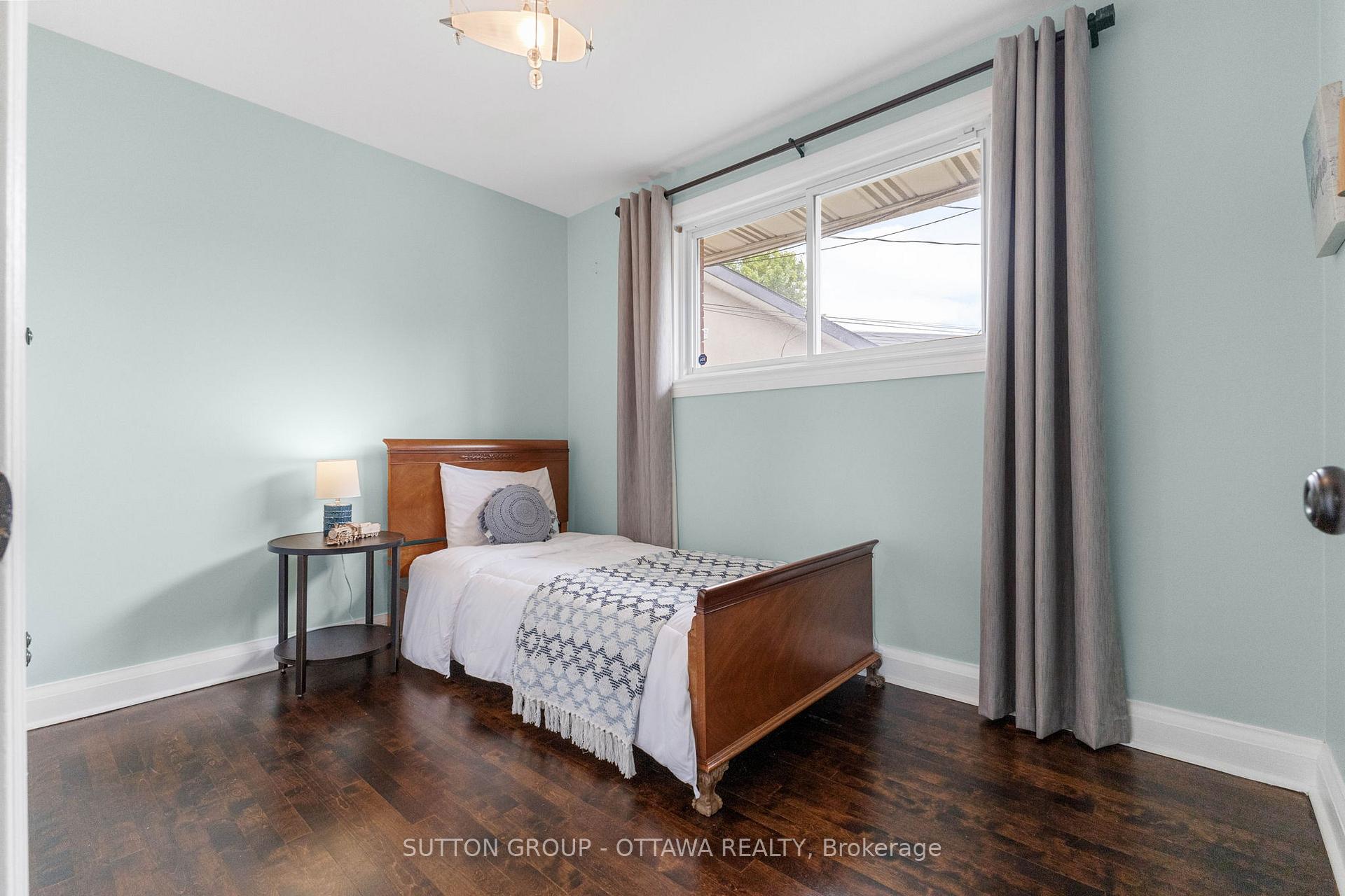 Photo 19 of 22 Phillip Drive, Ottawa, Borden Farm/Stewart Farm/Carleton Heights/Parkwood Hills — HOMEH