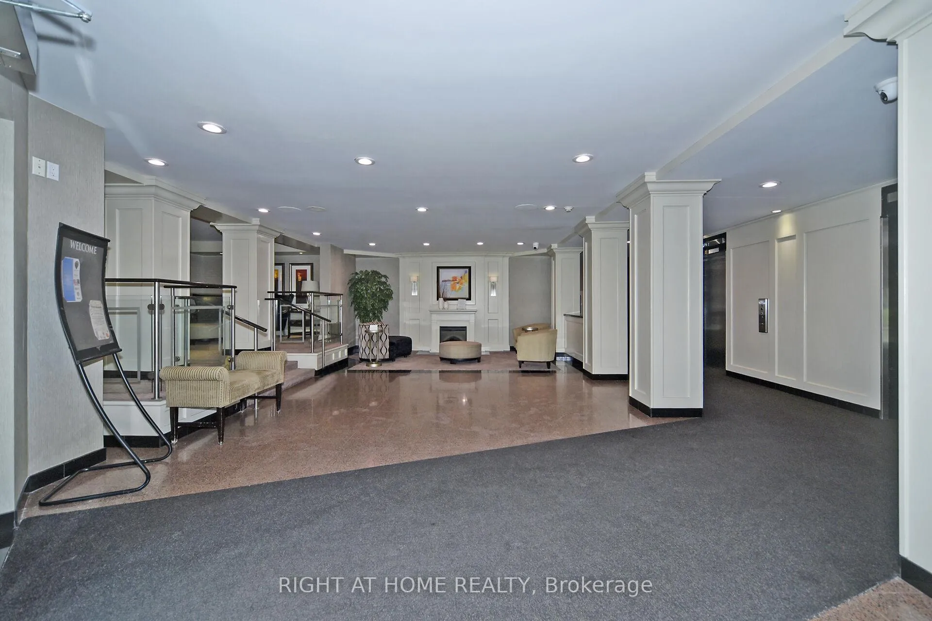 Photo 4 of Unit 314, 7440 Bathurst Street, Vaughan, Brownridge — HOMEH