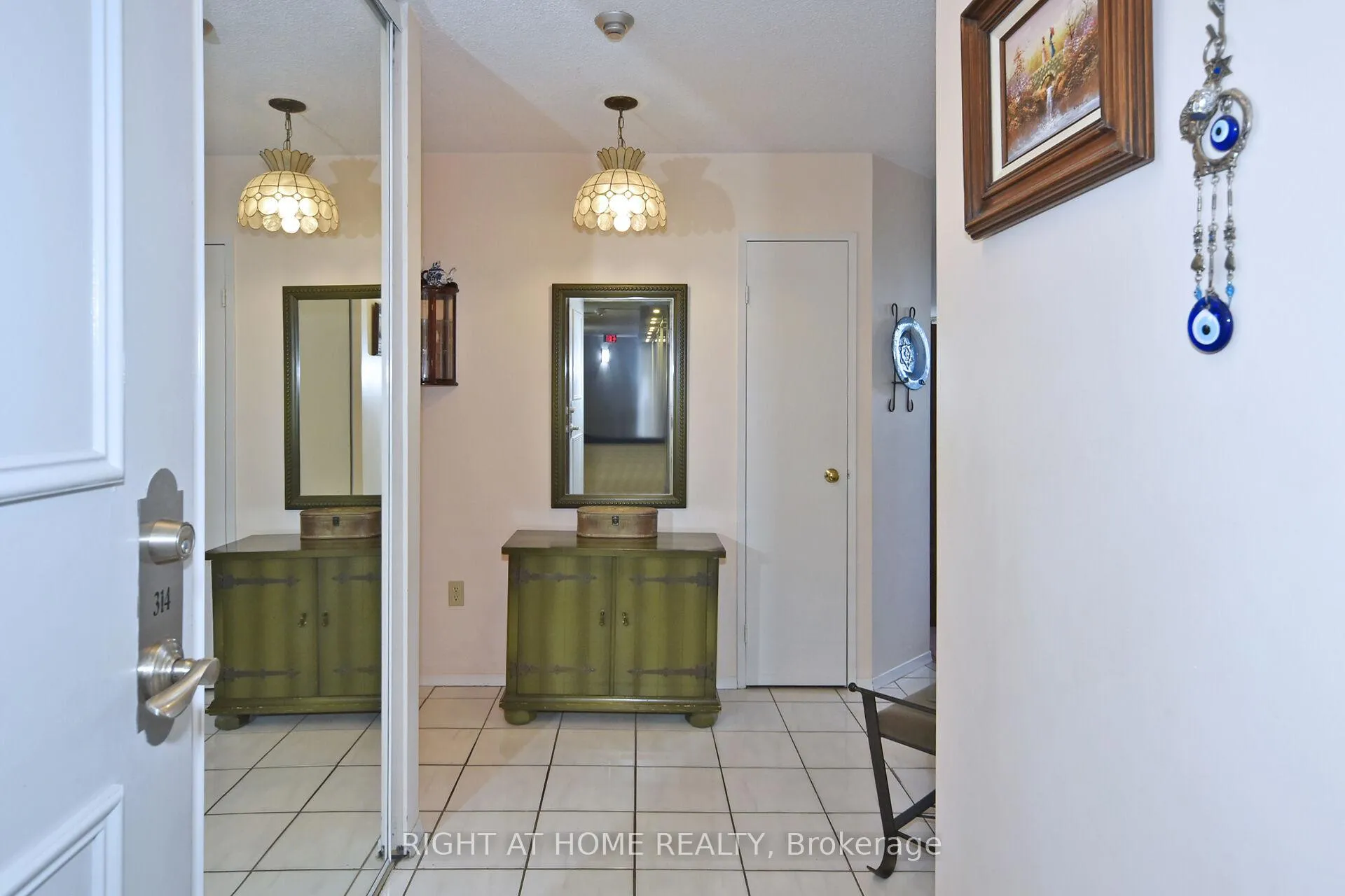 Photo 8 of Unit 314, 7440 Bathurst Street, Vaughan, Brownridge — HOMEH