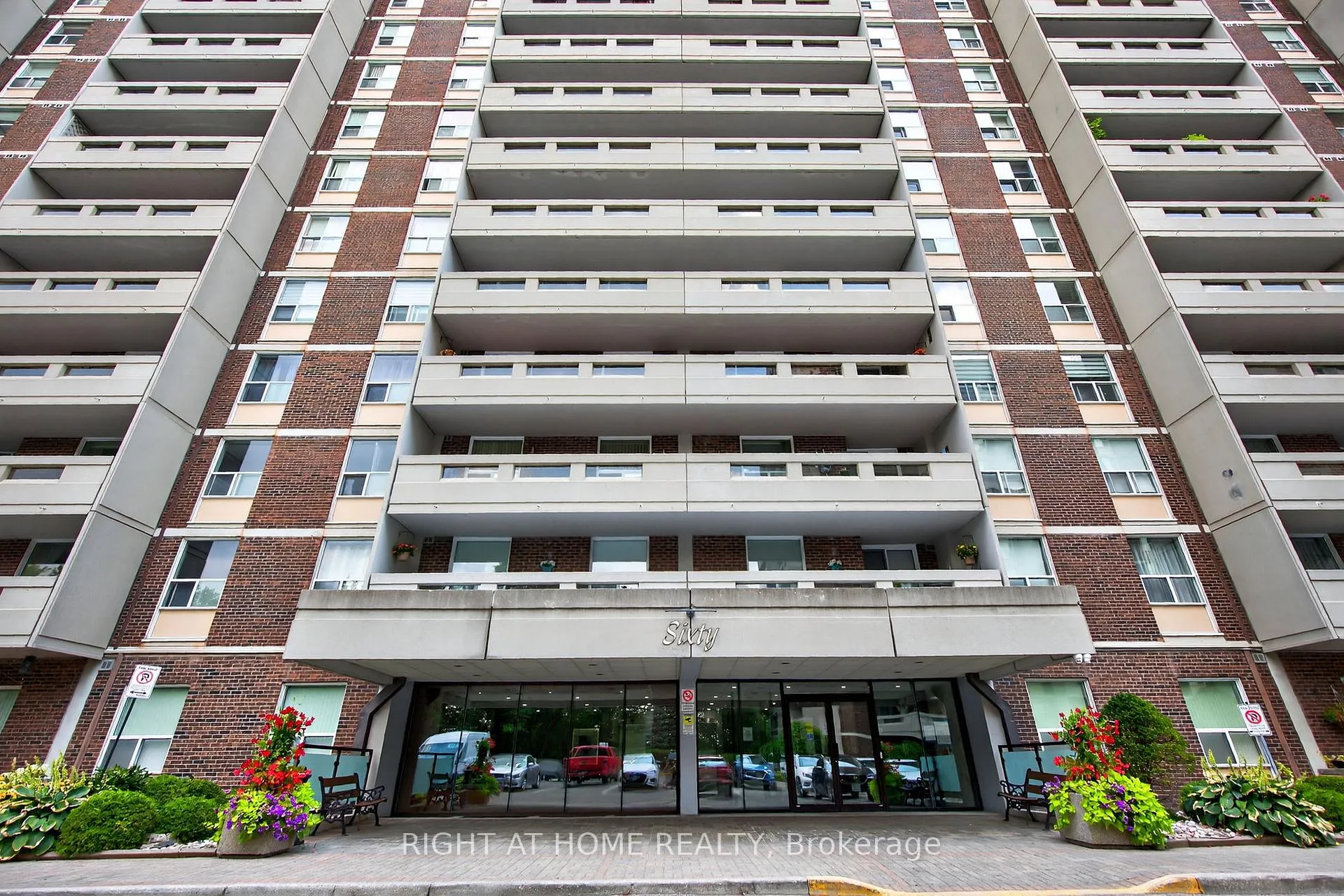 Front of Unit 211, 60 Inverlochy Boulevard