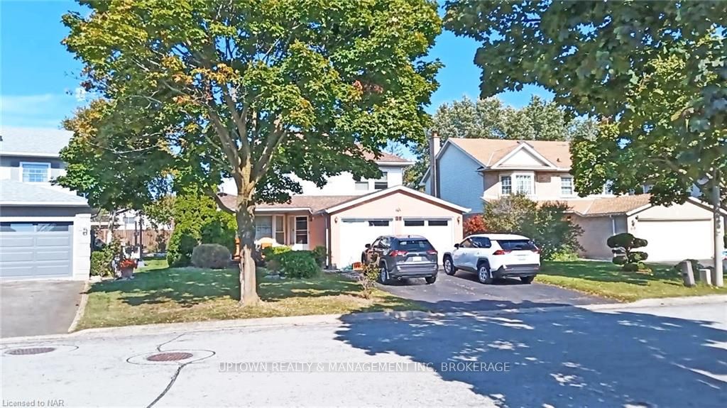 Photo 2 of 58 Carmine Crescent, St. Catharines, Rykert/Vansickle — HOMEH