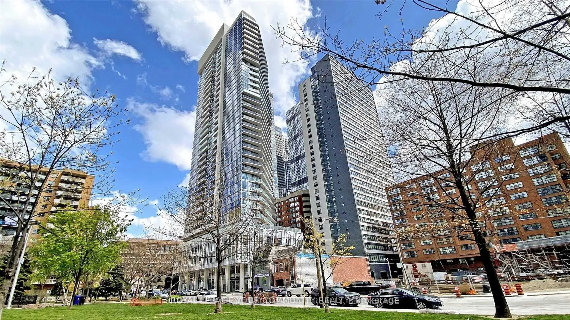 Front of Unit 3401, 77 Mutual Street