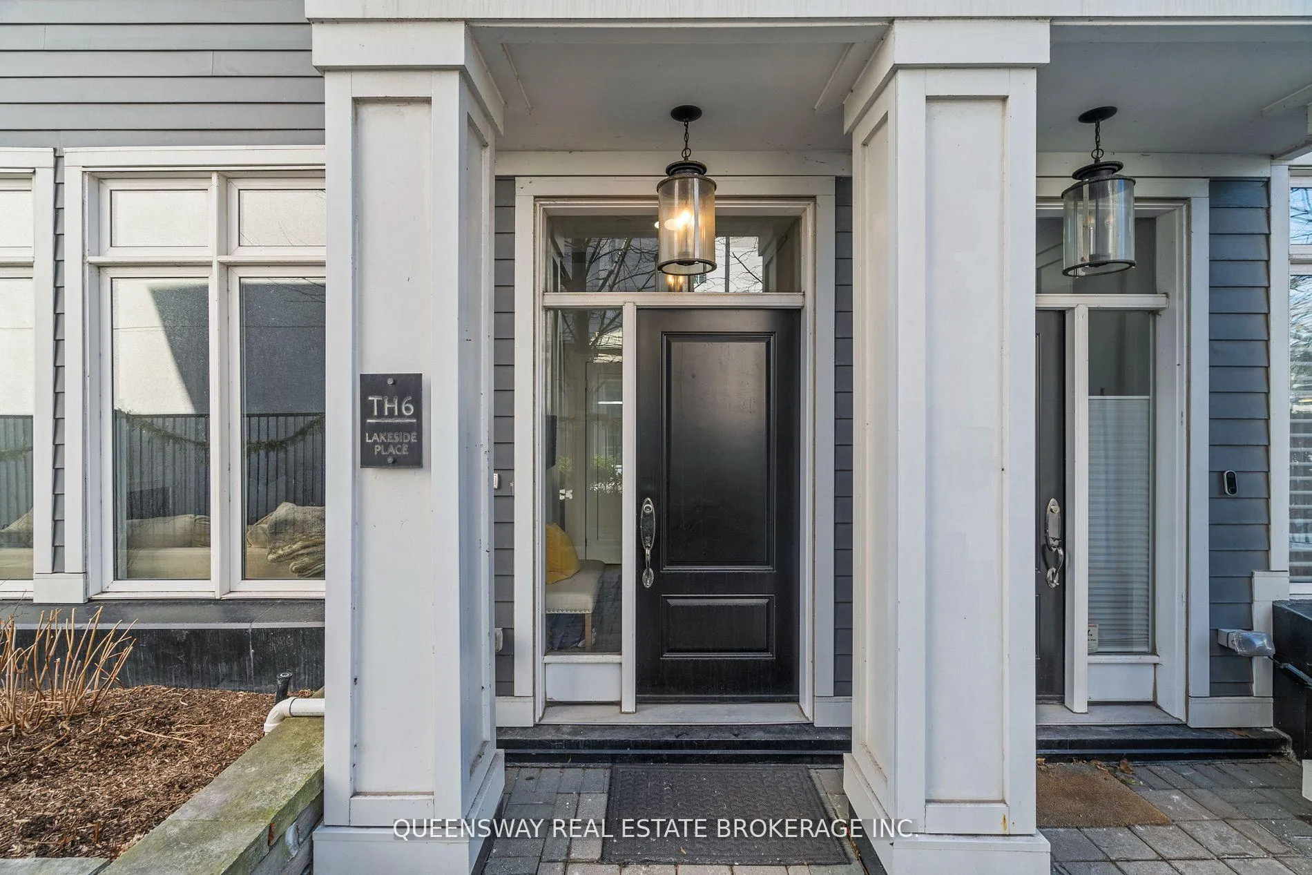 Front of Unit TH6, 2067 Lake Shore Boulevard