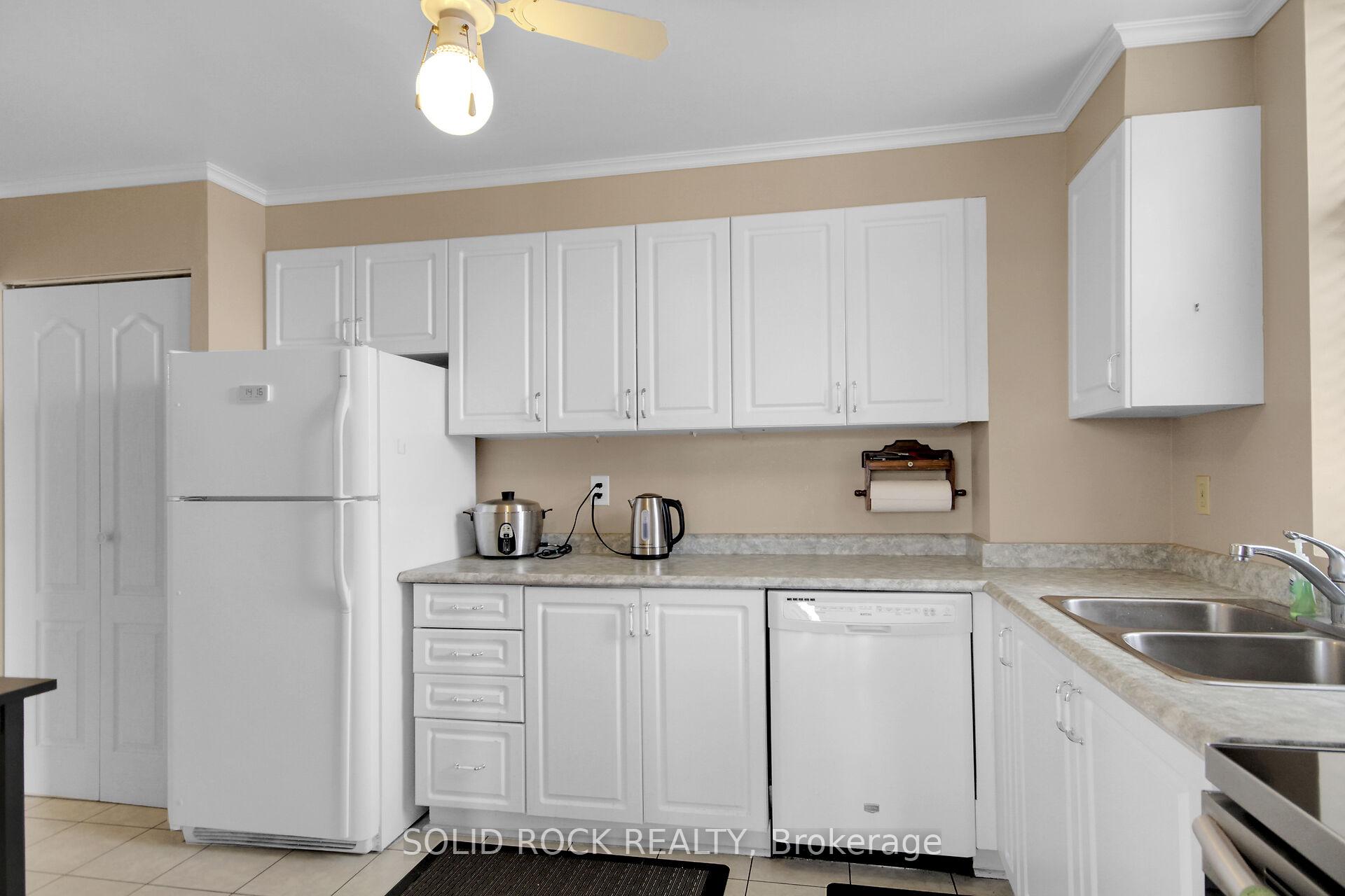 Photo 14 of Unit 404, 2759 Carousel Crescent, Ottawa, Emerald Woods/Sawmill Creek — HOMEH