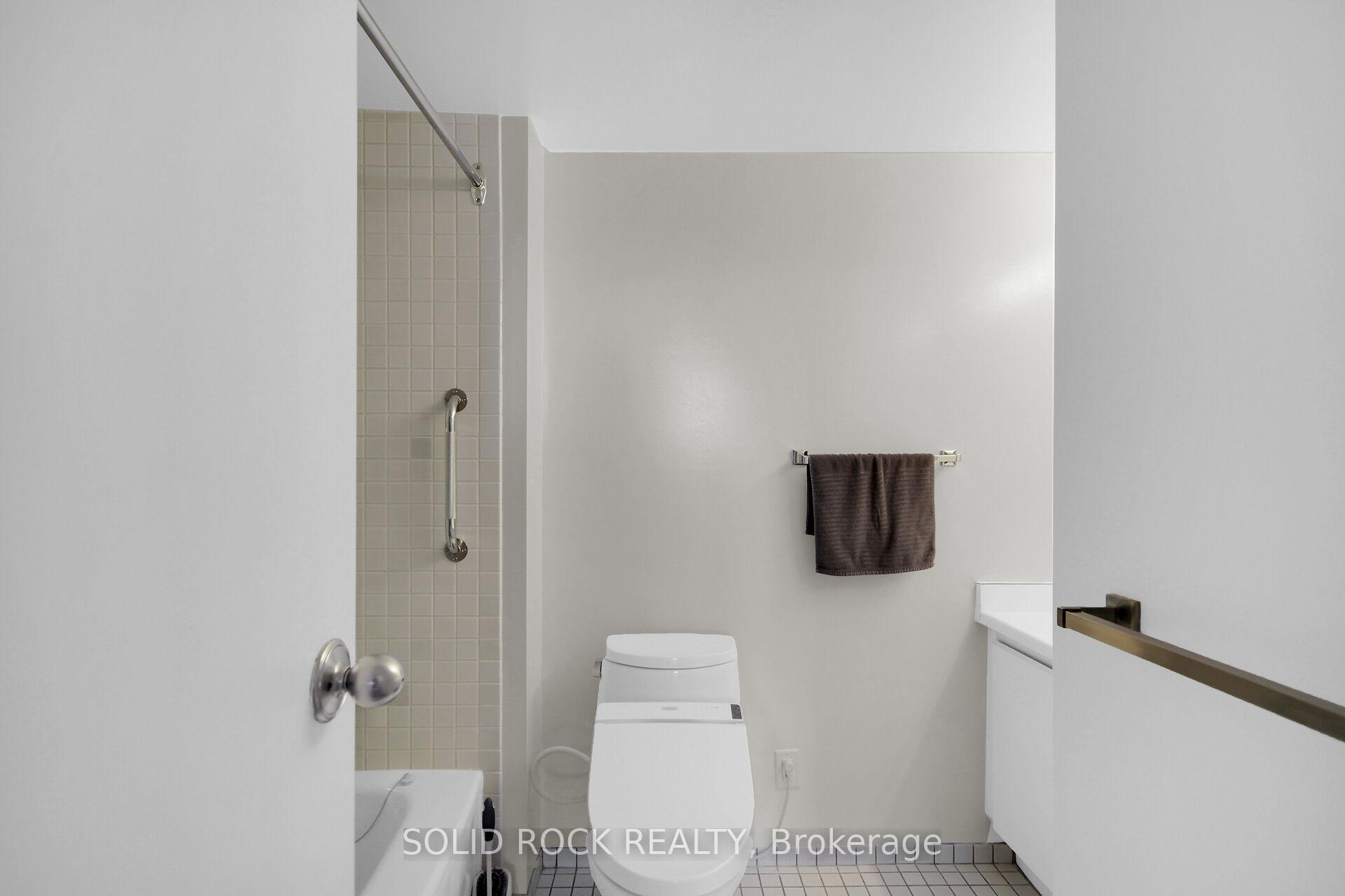 Photo 24 of Unit 404, 2759 Carousel Crescent, Ottawa, Emerald Woods/Sawmill Creek — HOMEH