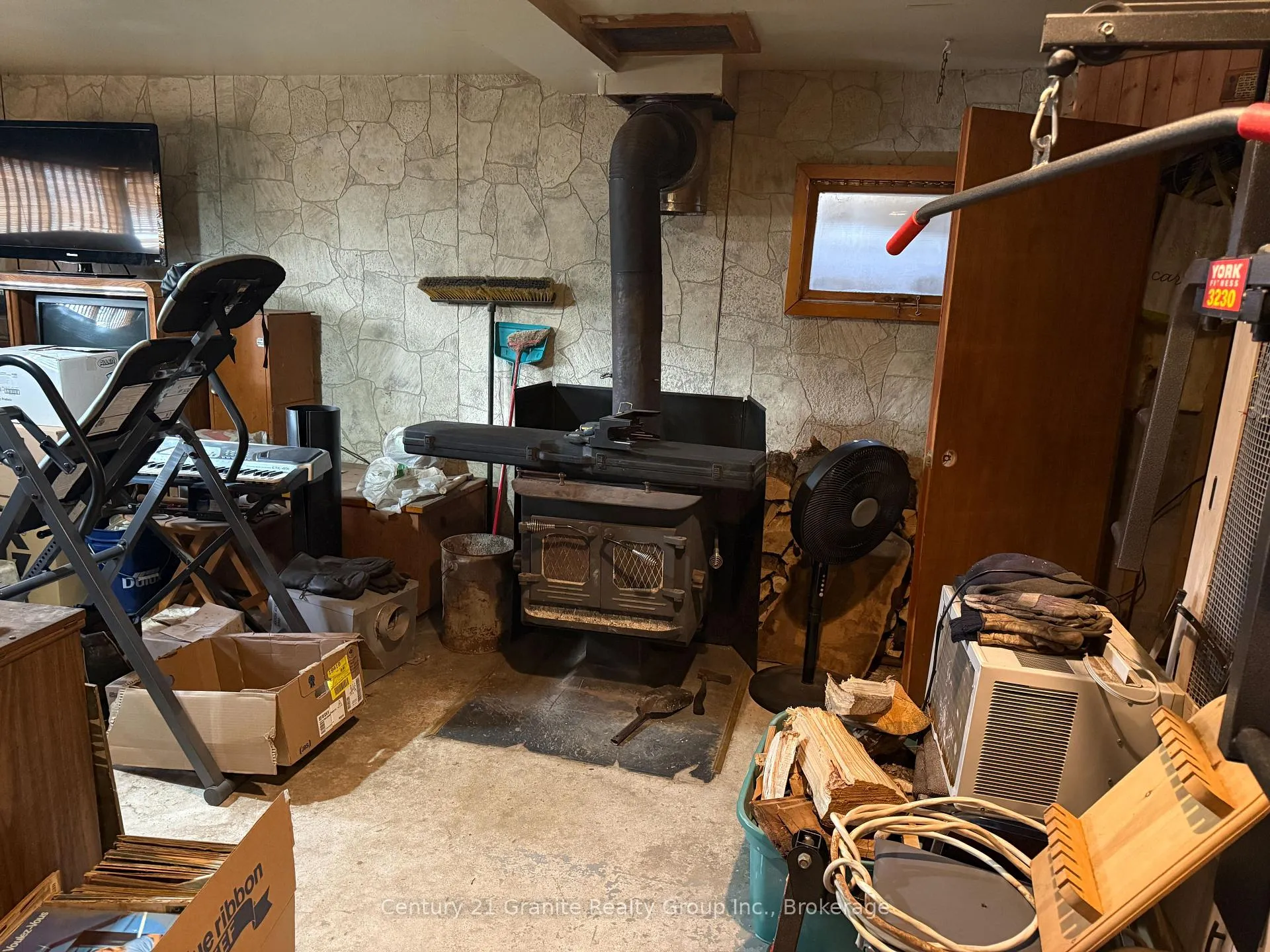 Photo 19 of 1028 Crabbe Lane, Dysart et al, Guilford — HOMEH