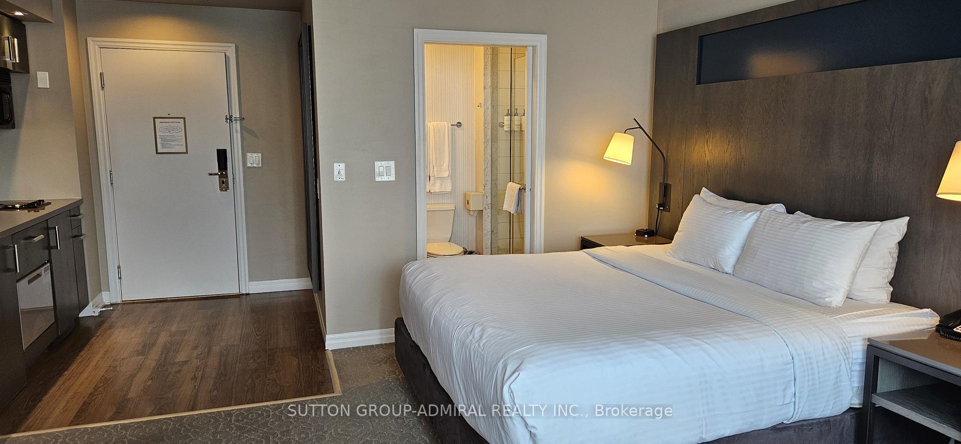 Photo 6 of Unit 2007, 1 King Street W, Toronto, Bay Street Corridor — HOMEH