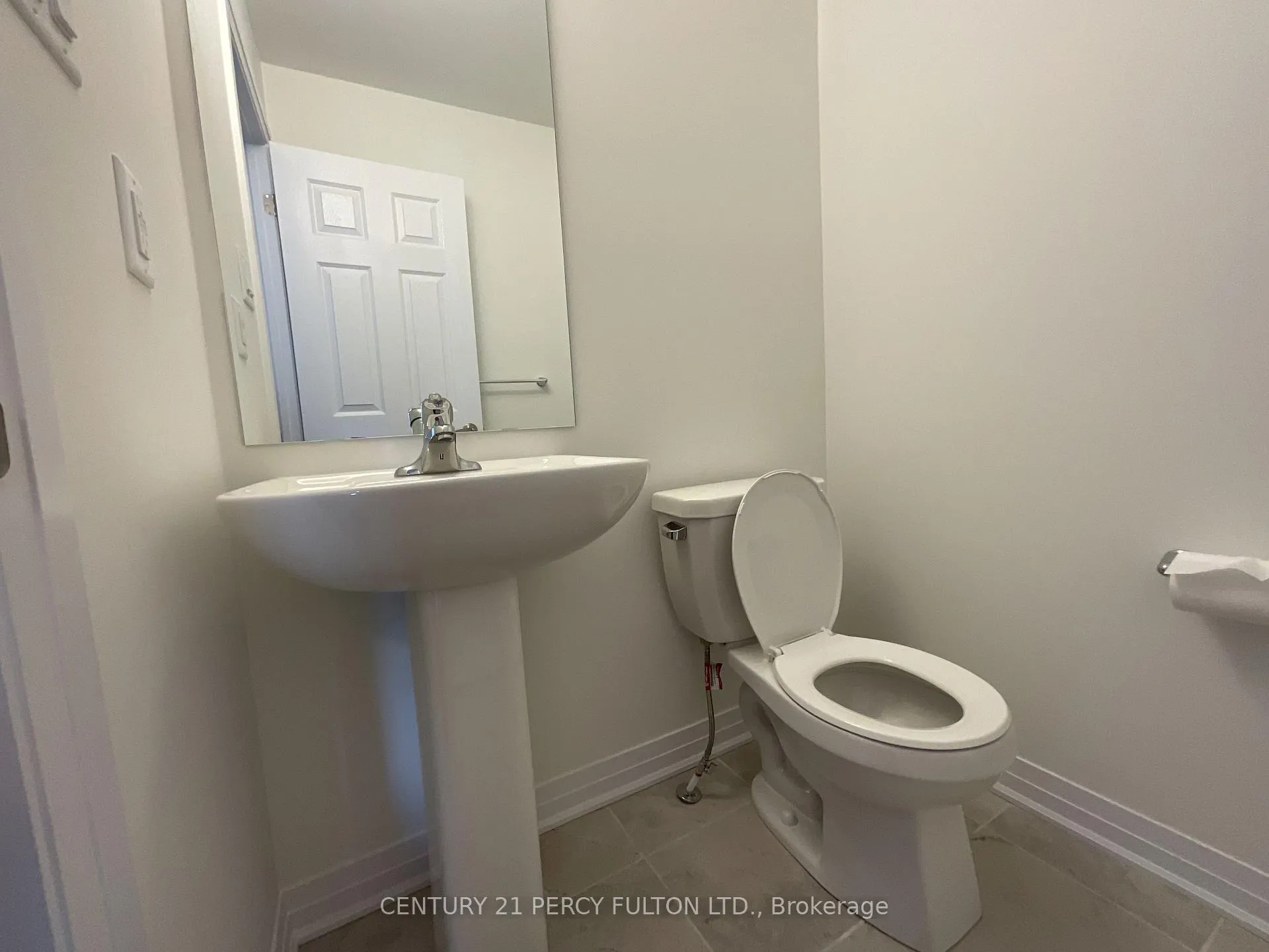 Photo 11 of 242 Port Crescent, Welland, Dain City — HOMEH