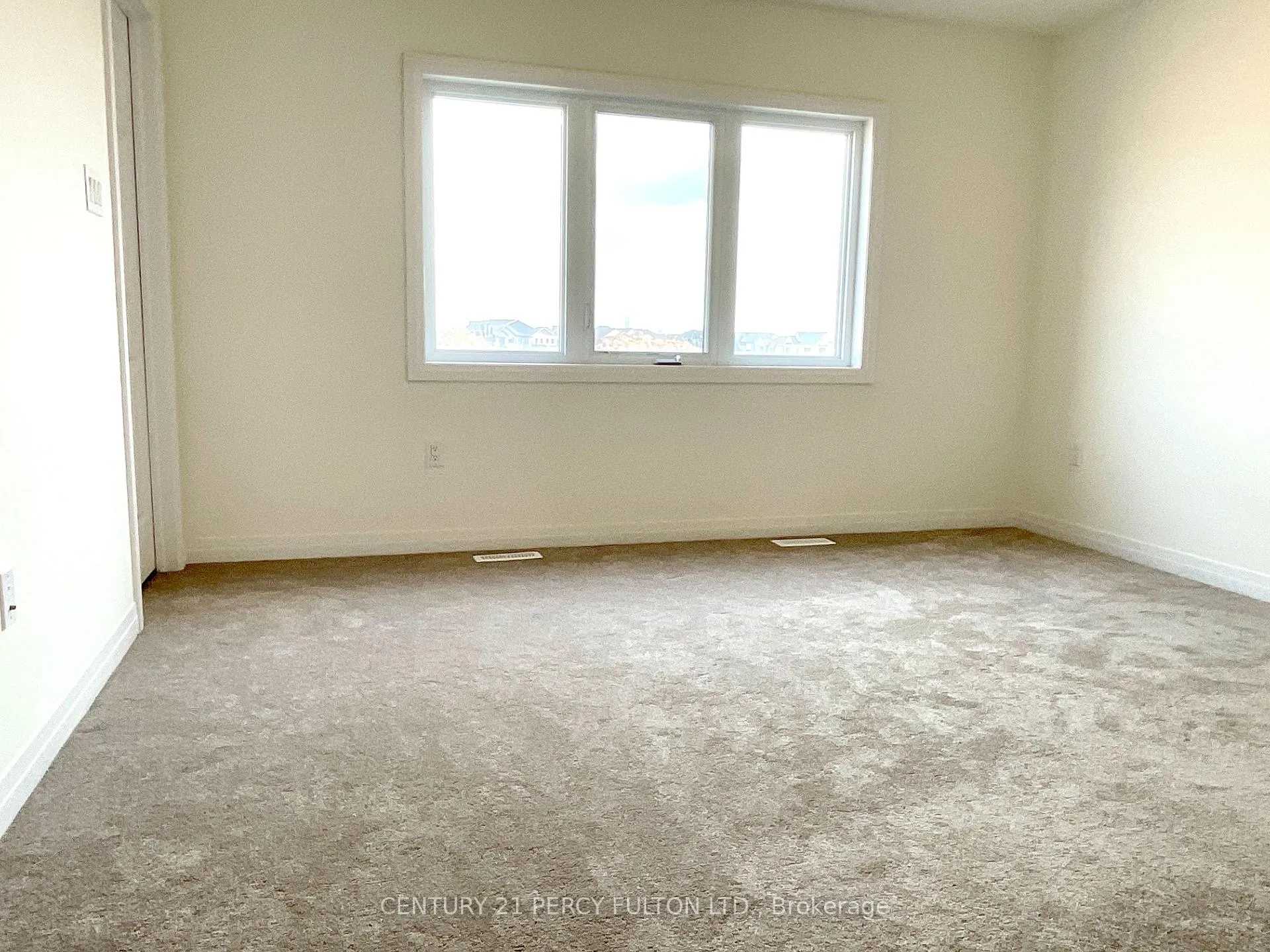 Photo 14 of 242 Port Crescent, Welland, Dain City — HOMEH