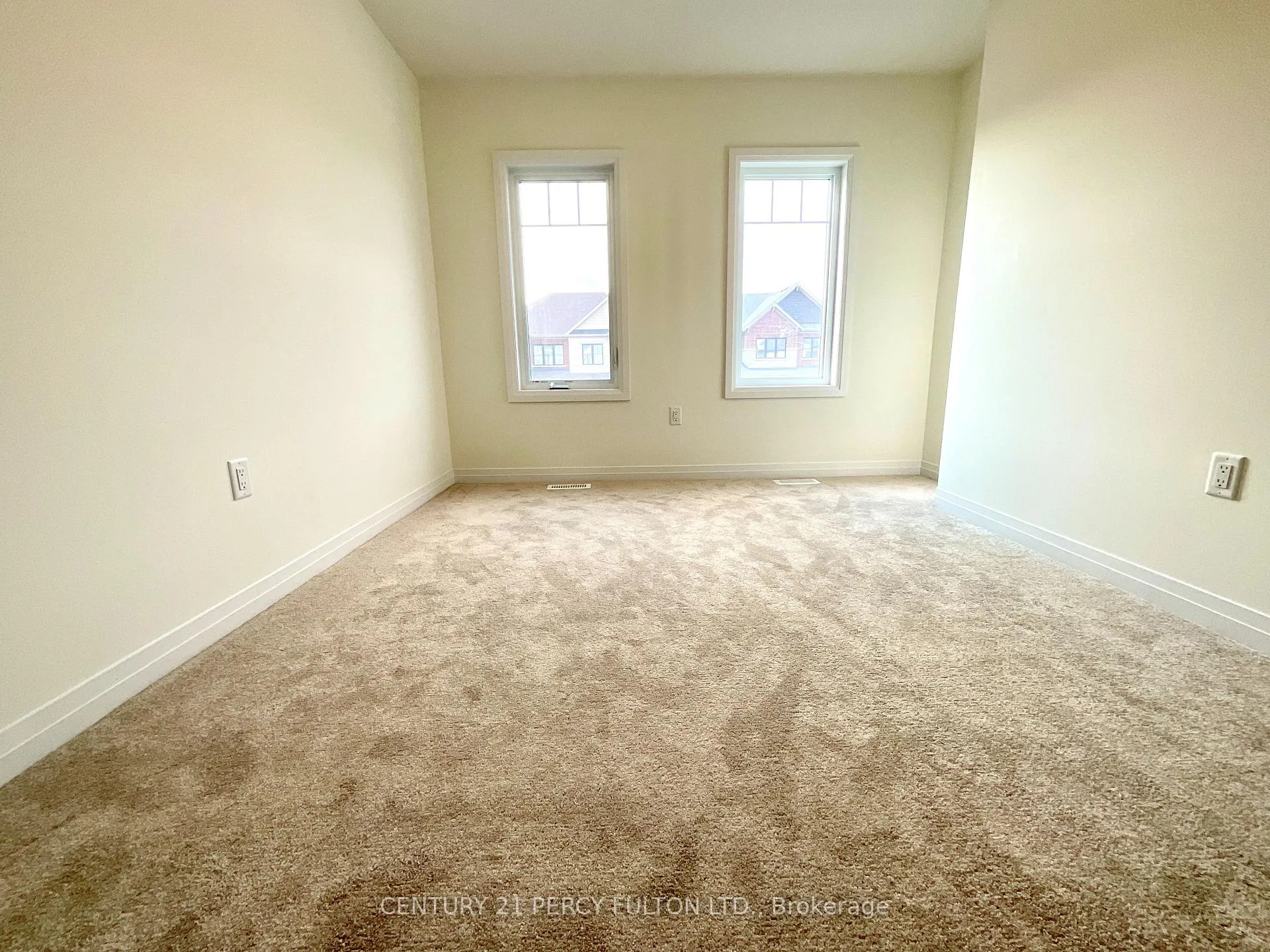 Photo 21 of 242 Port Crescent, Welland, Dain City — HOMEH