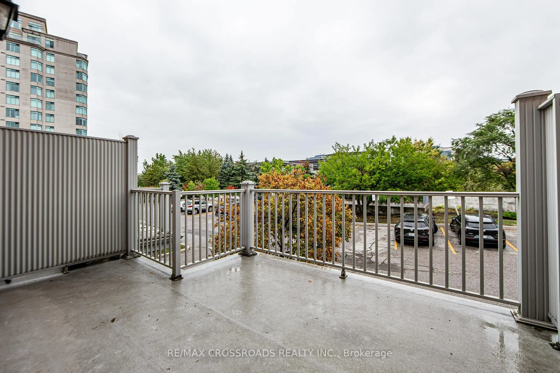 Photo 13 of 111 Pond Drive, Markham, Commerce Valley — HOMEH