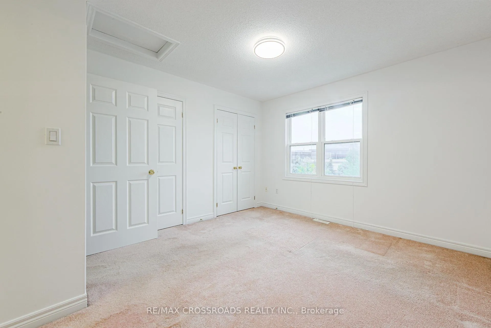 Photo 19 of 111 Pond Drive, Markham, Commerce Valley — HOMEH