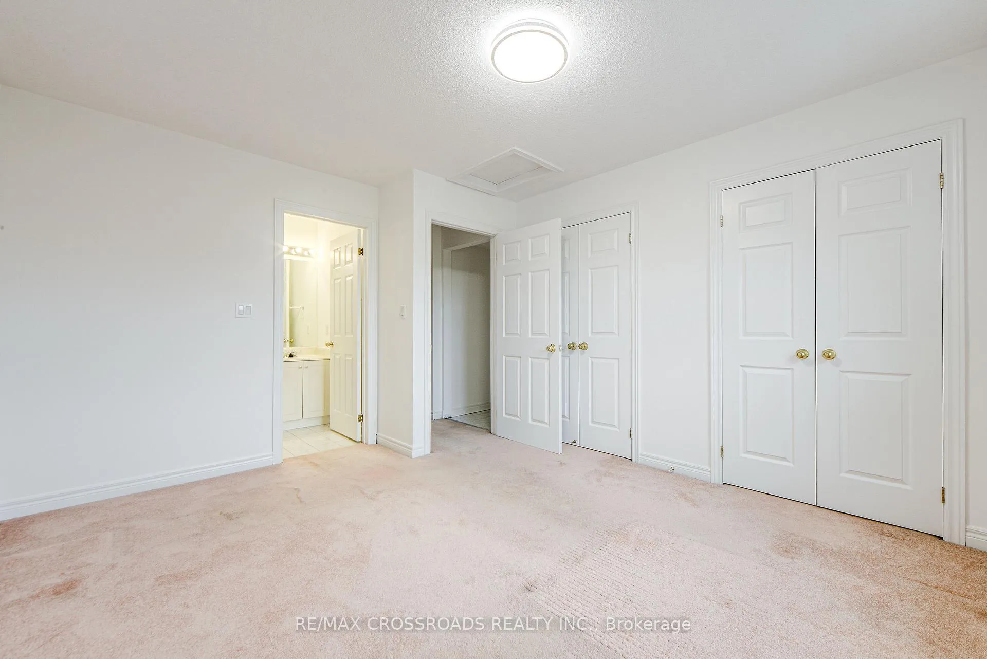 Photo 21 of 111 Pond Drive, Markham, Commerce Valley — HOMEH
