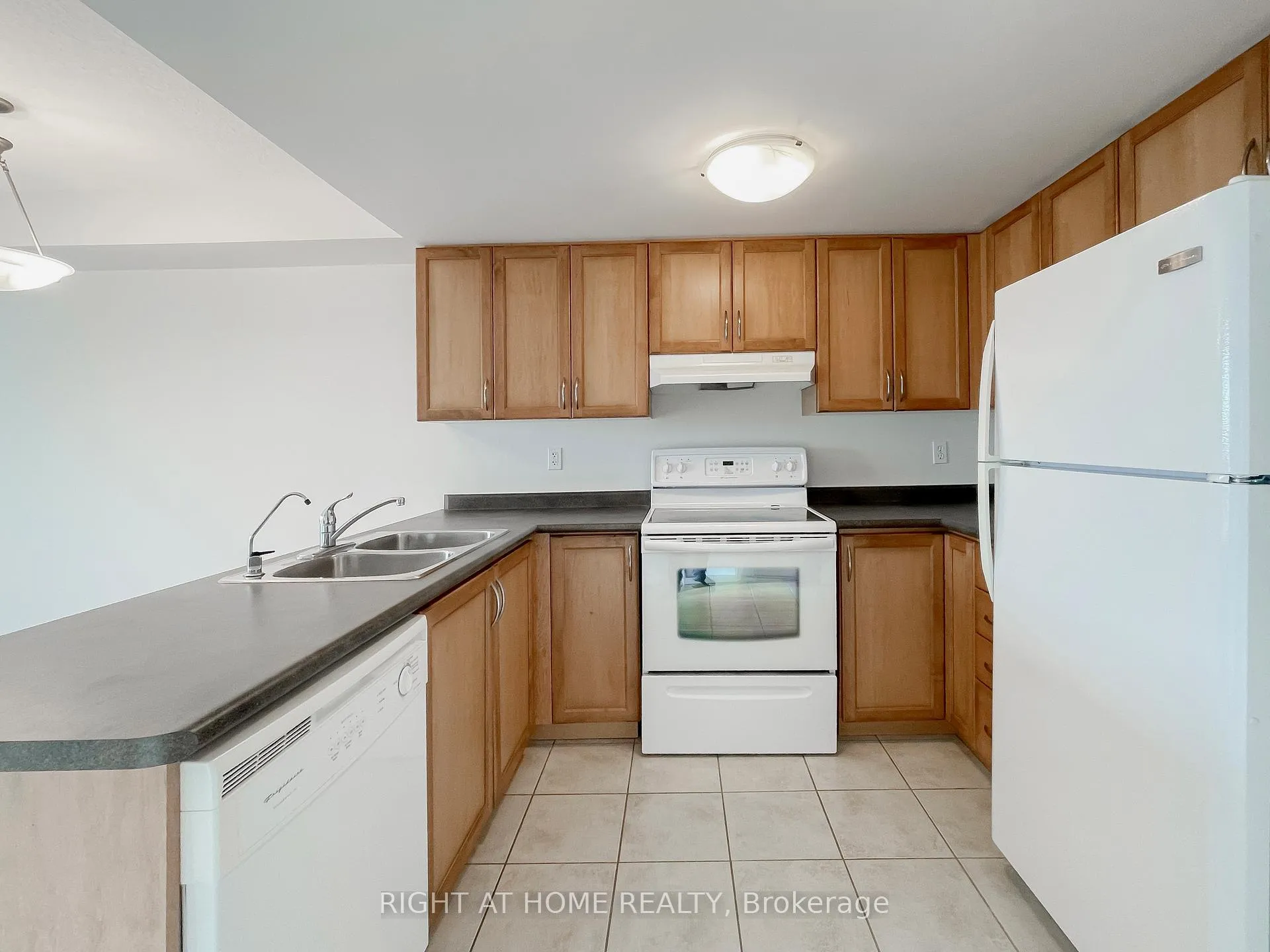Photo 3 of Unit 409, 41 Goodwin Drive, Guelph, Pineridge/Westminster Woods — HOMEH