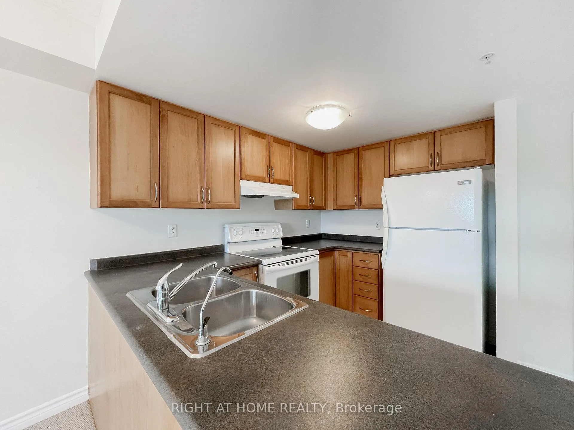 Photo 4 of Unit 409, 41 Goodwin Drive, Guelph, Pineridge/Westminster Woods — HOMEH
