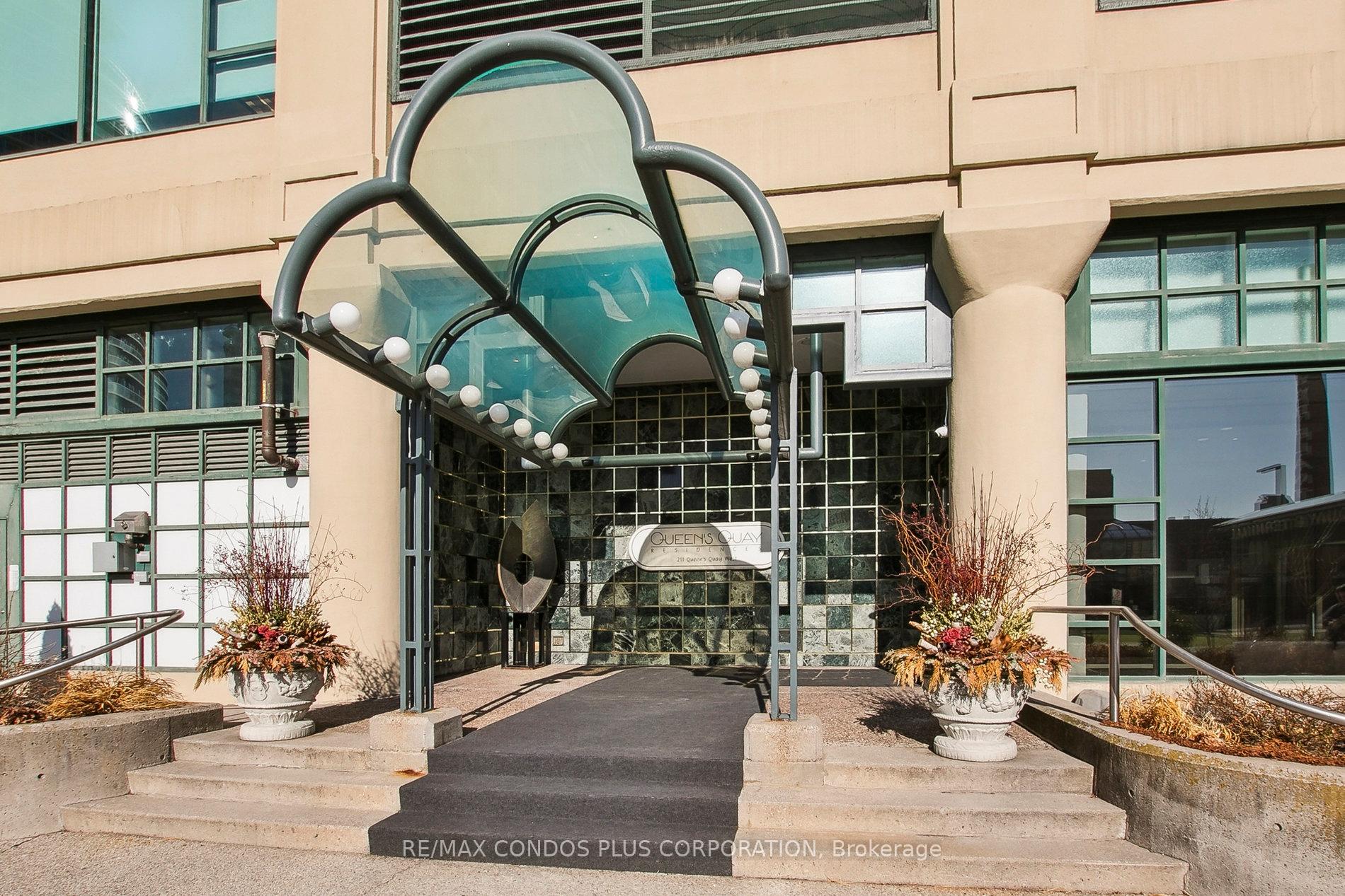 Front of Unit 1013, 211 Queens Quay W