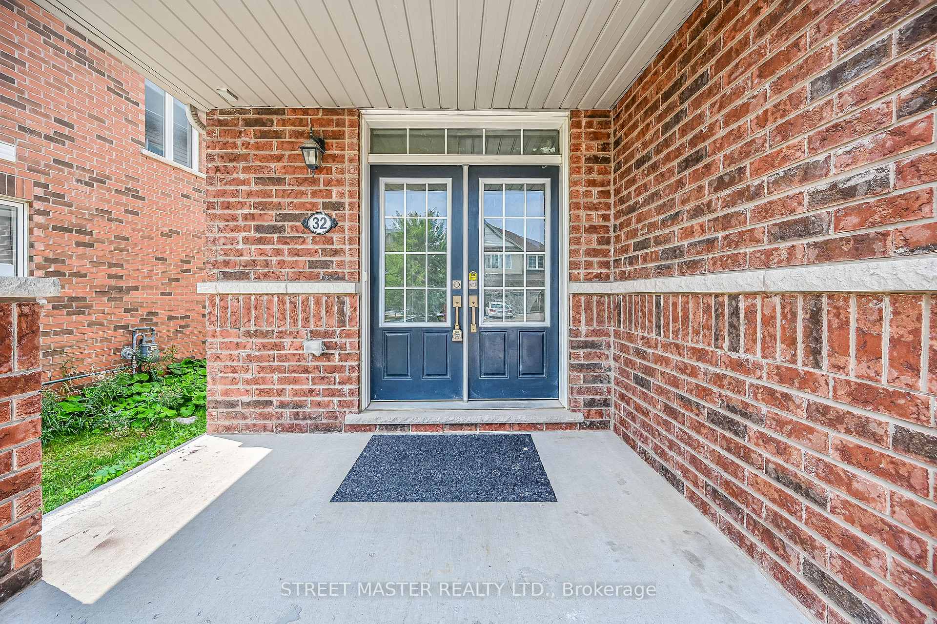 Photo 3 of 32 Sinden Road, Brantford — HOMEH
