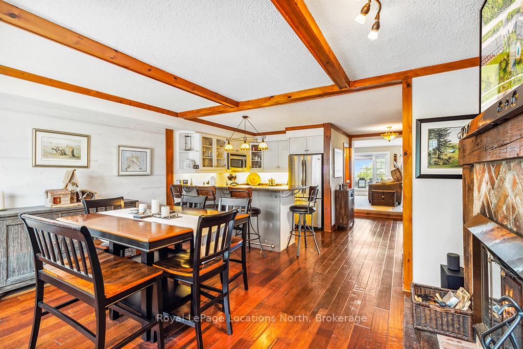 Photo 5 of Unit 7, 139 Lakeshore Road E, Blue Mountains — HOMEH