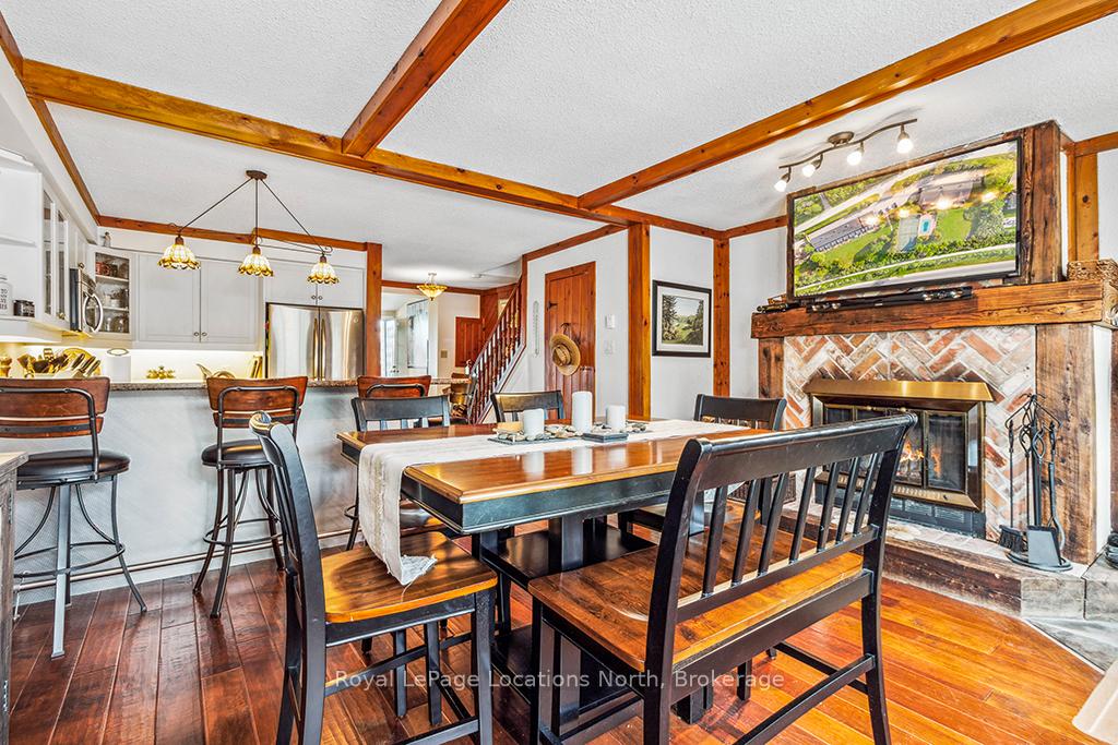 Photo 7 of Unit 7, 139 Lakeshore Road E, Blue Mountains — HOMEH
