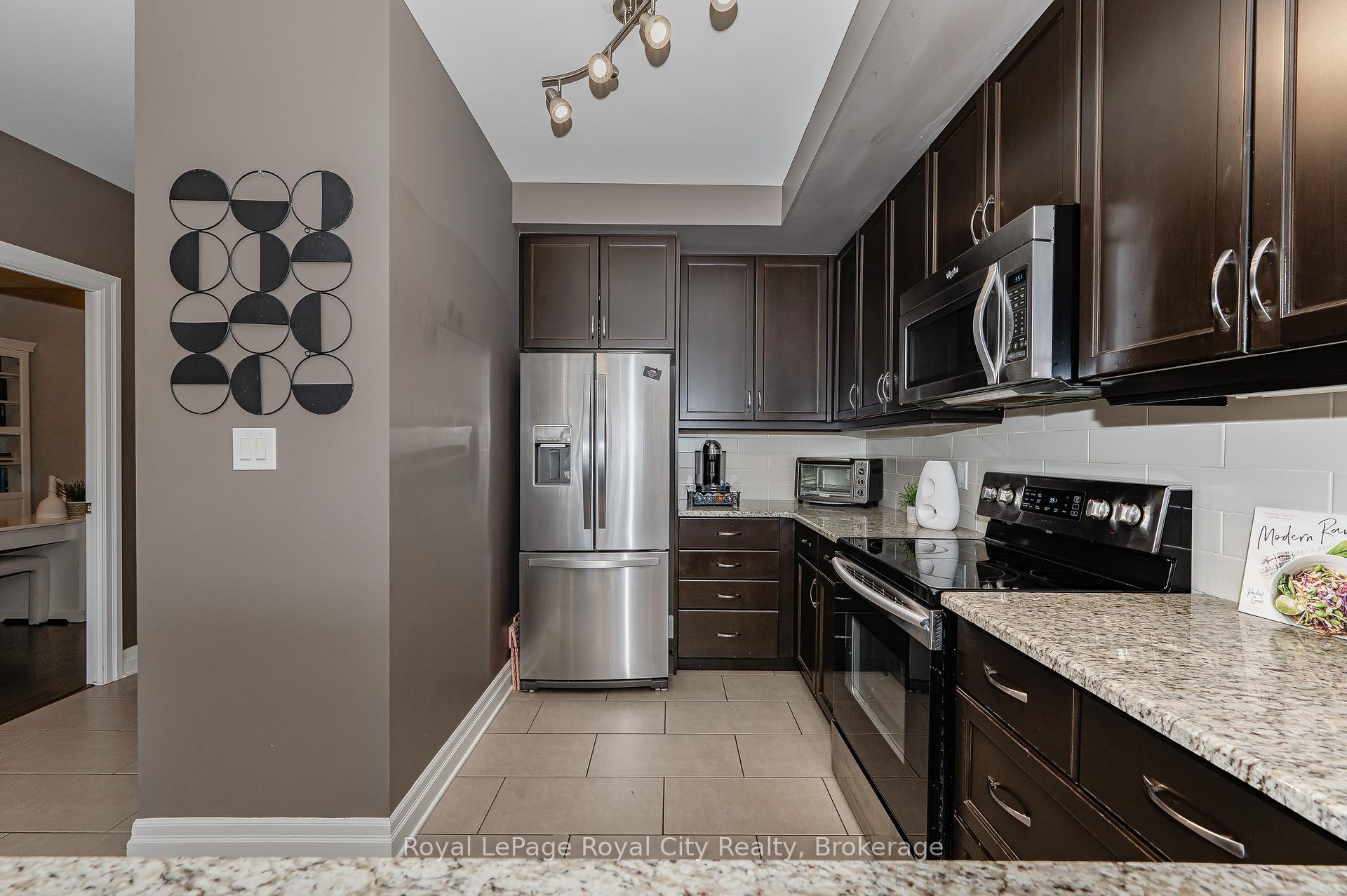 Photo 8 of Unit 605, 160 Macdonell Street, Guelph, Downtown — HOMEH