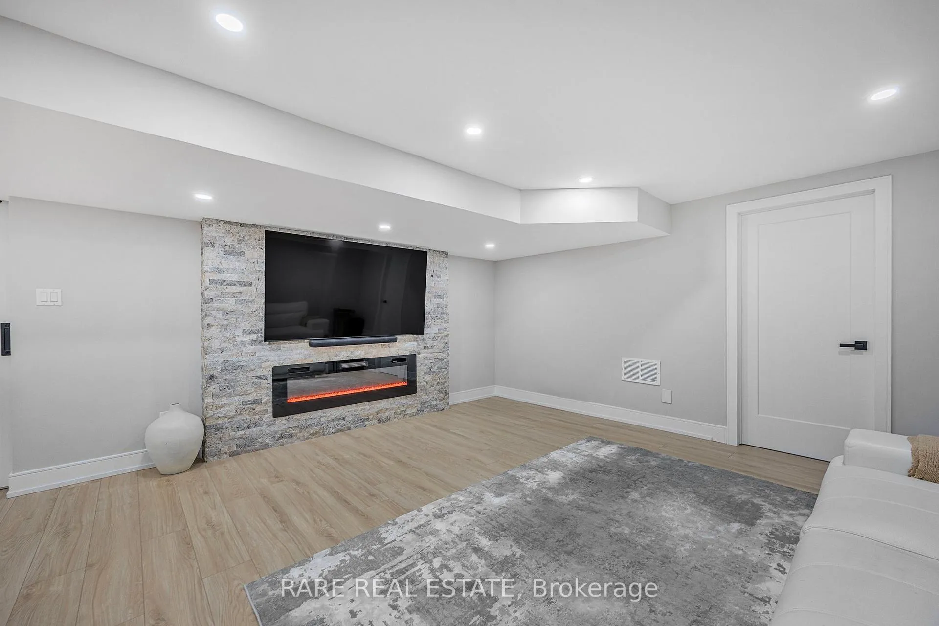 Photo 10 of 4 Bronze Bird Crescent, Clearview, New Lowell — HOMEH