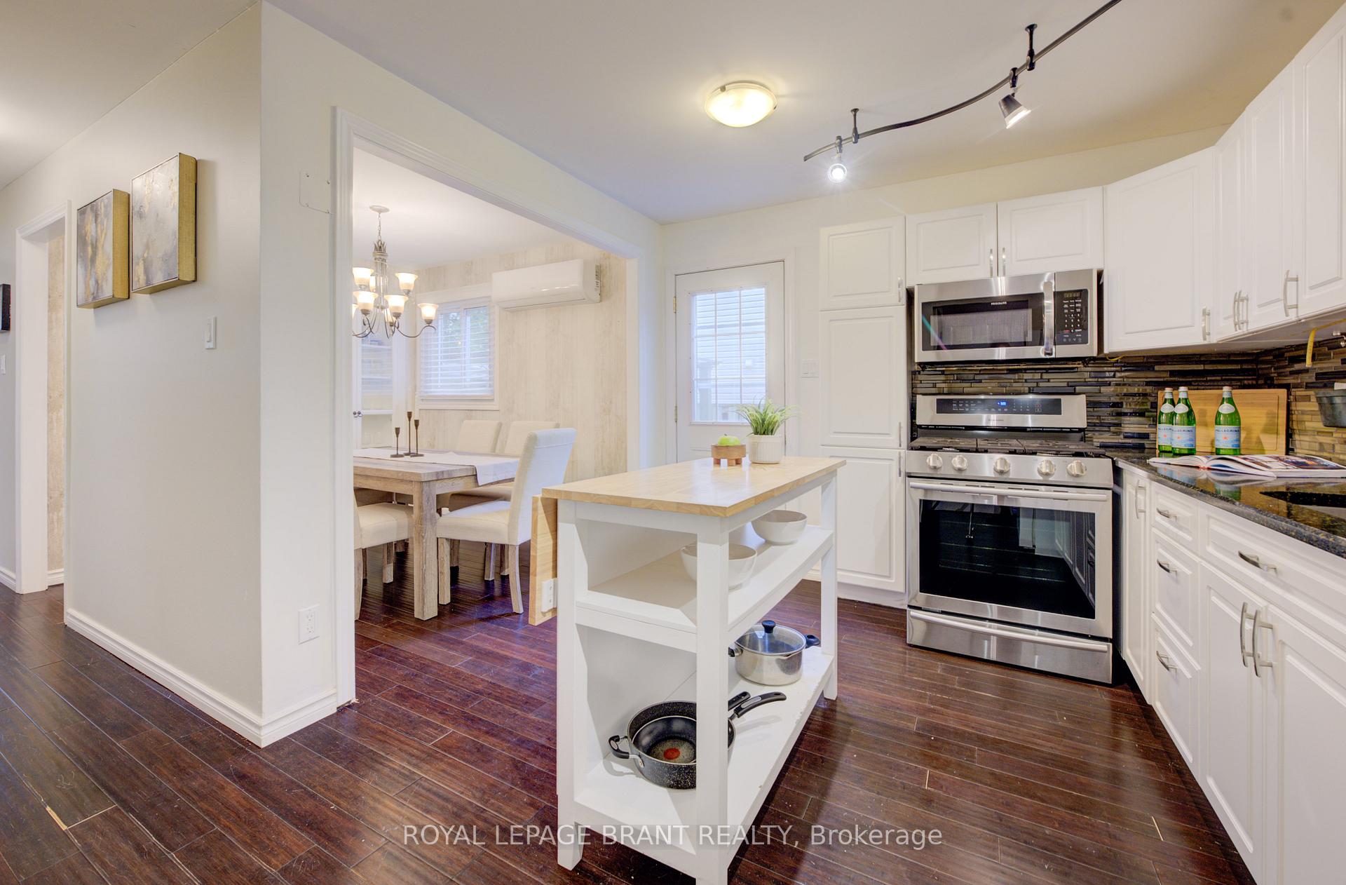 Photo 7 of 192 Silver Aspen Crescent, Kitchener, Forest Heights — HOMEH
