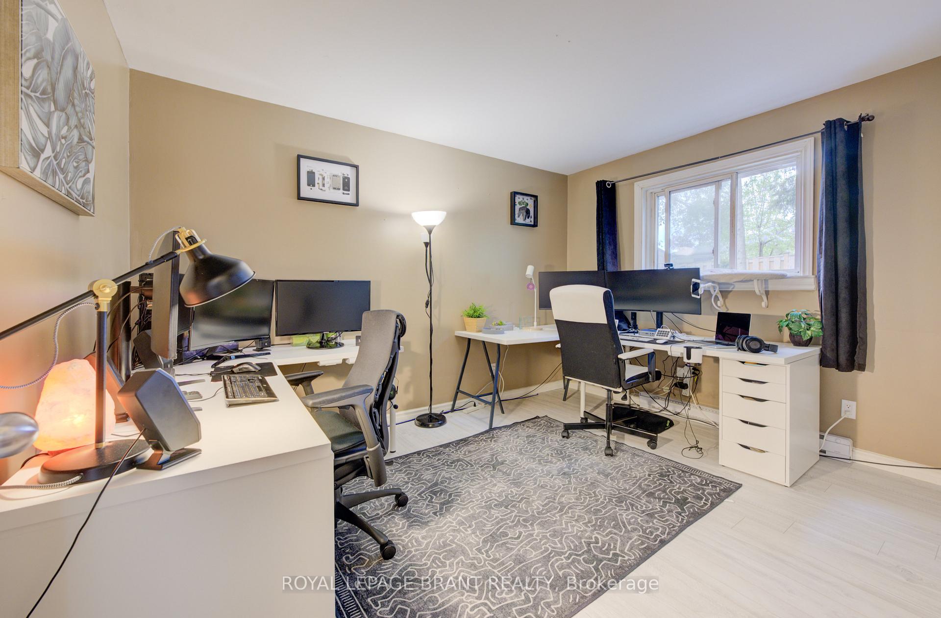 Photo 11 of 192 Silver Aspen Crescent, Kitchener, Forest Heights — HOMEH